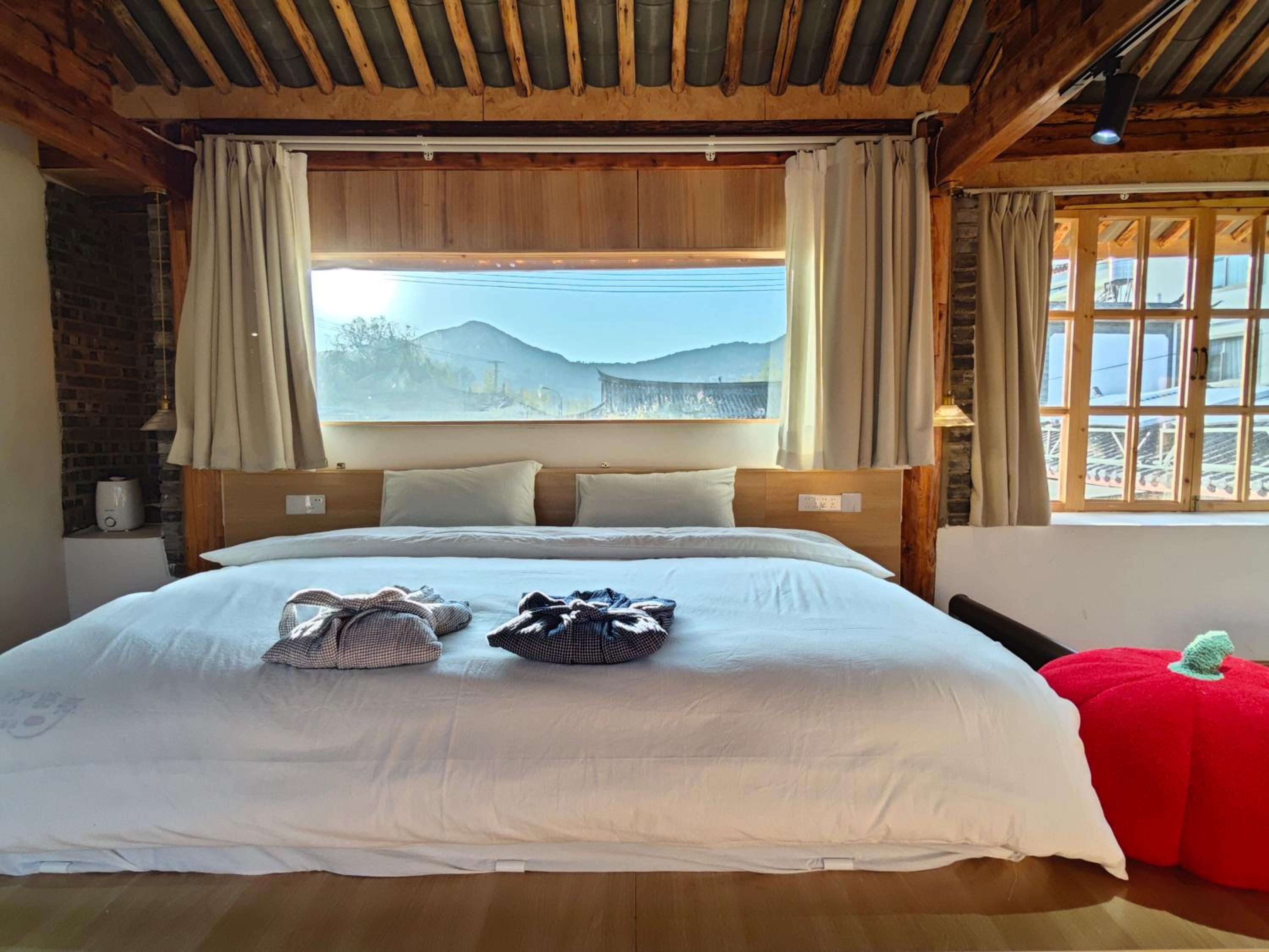 King Room with Mountain View photo 1