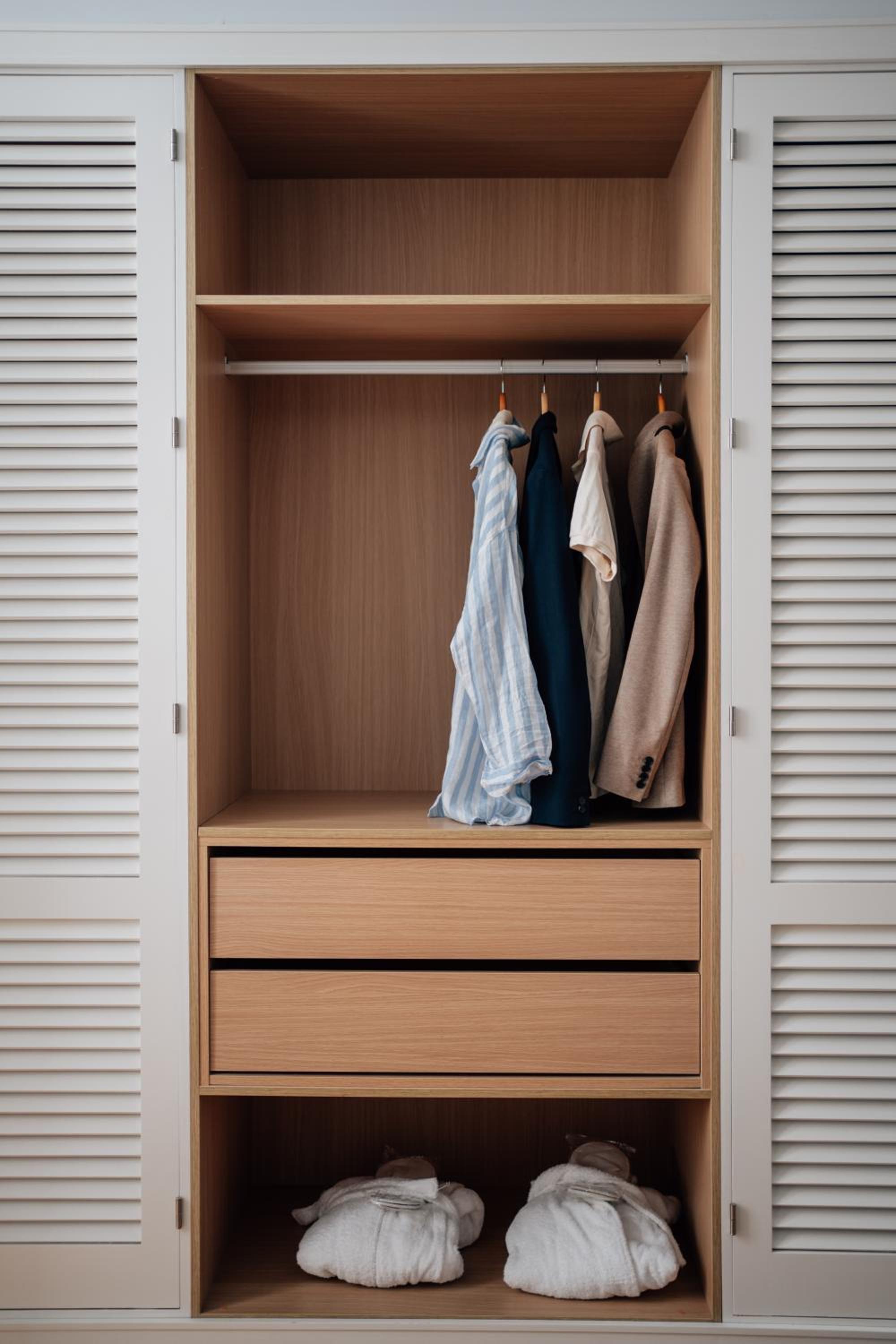 Standard Suite - Photo 16