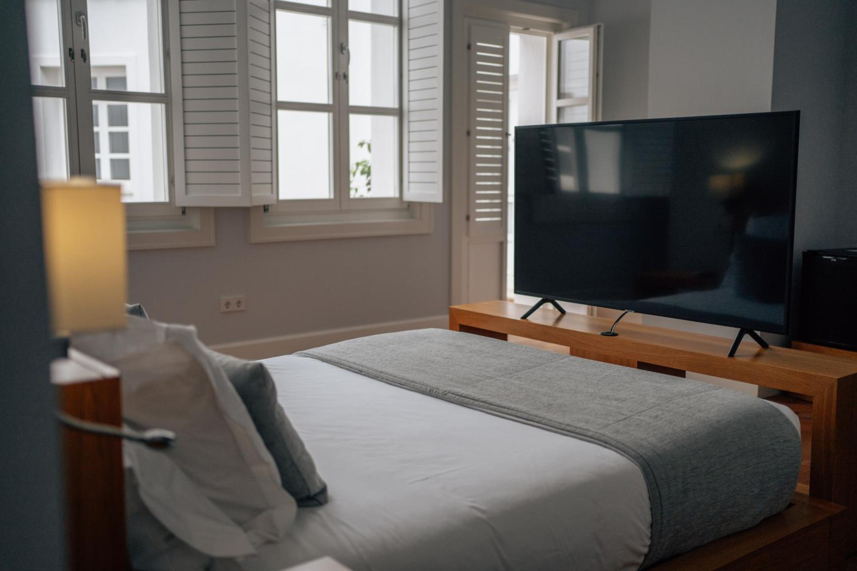 Deluxe Suite - Photo 26