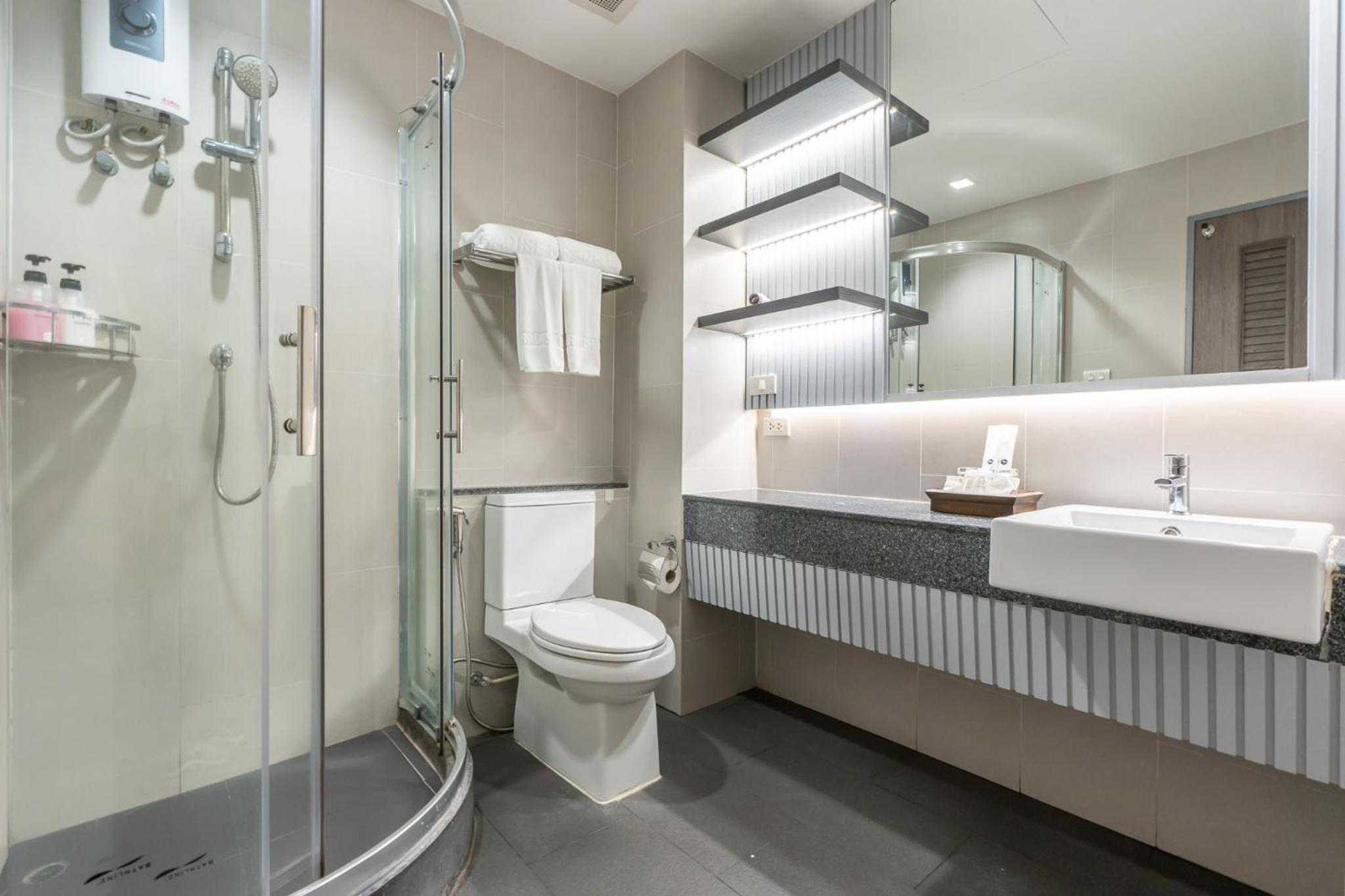 Premium Deluxe Room - Photo 2