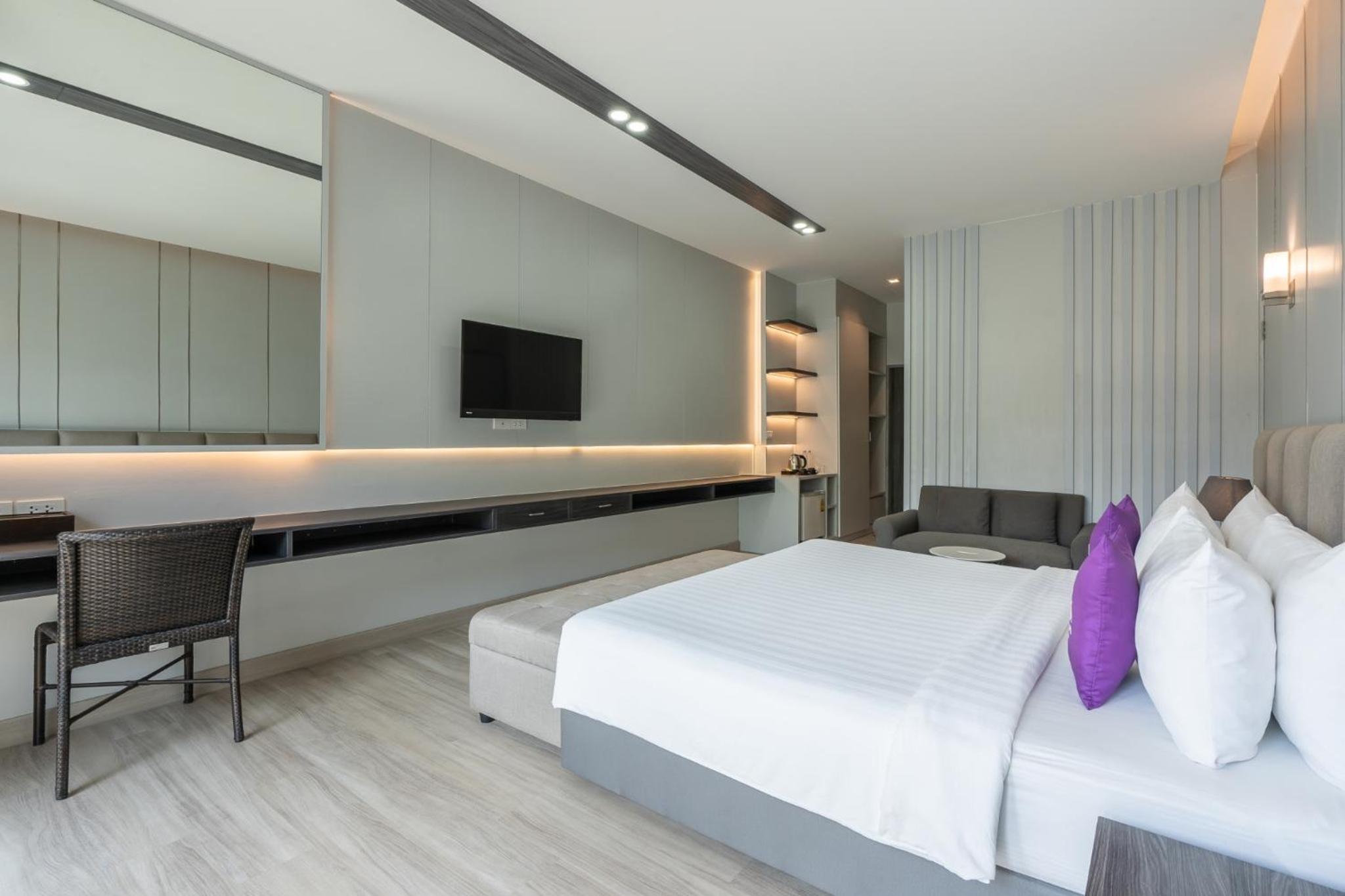 Premium Deluxe Room - Photo 4