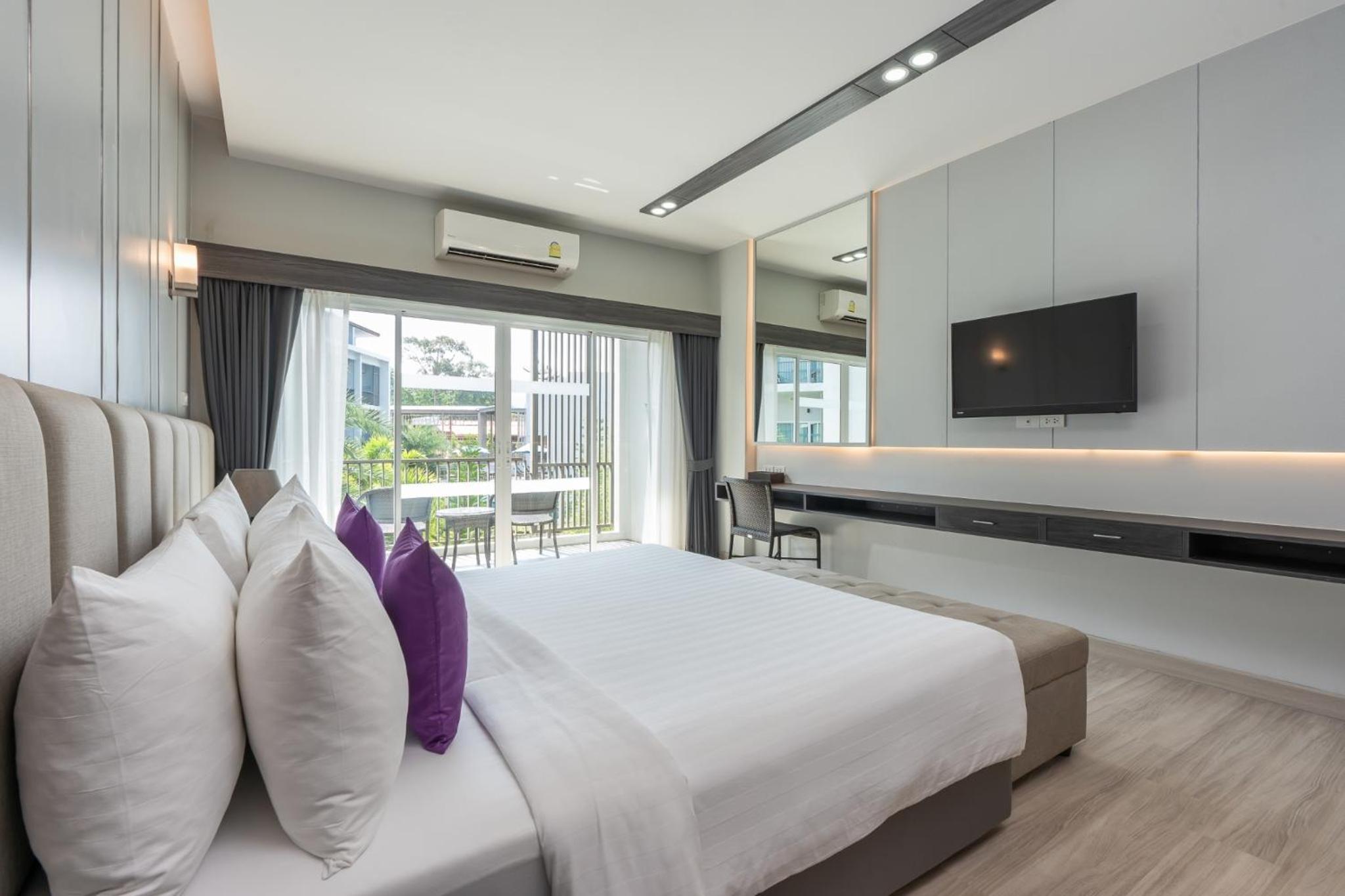 Premium Deluxe Room - Photo 7
