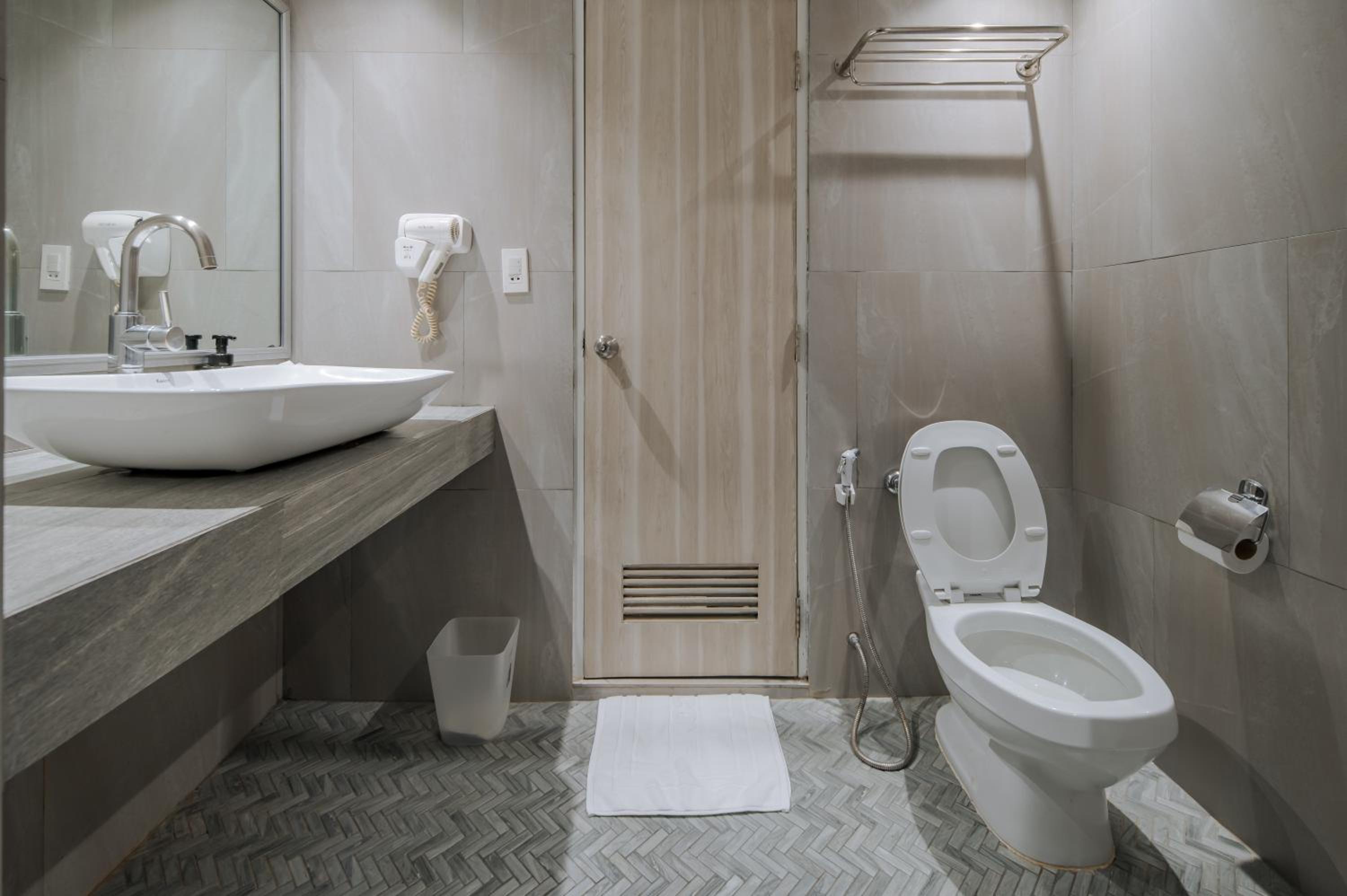 Deluxe Double Room with Balcony photo 2