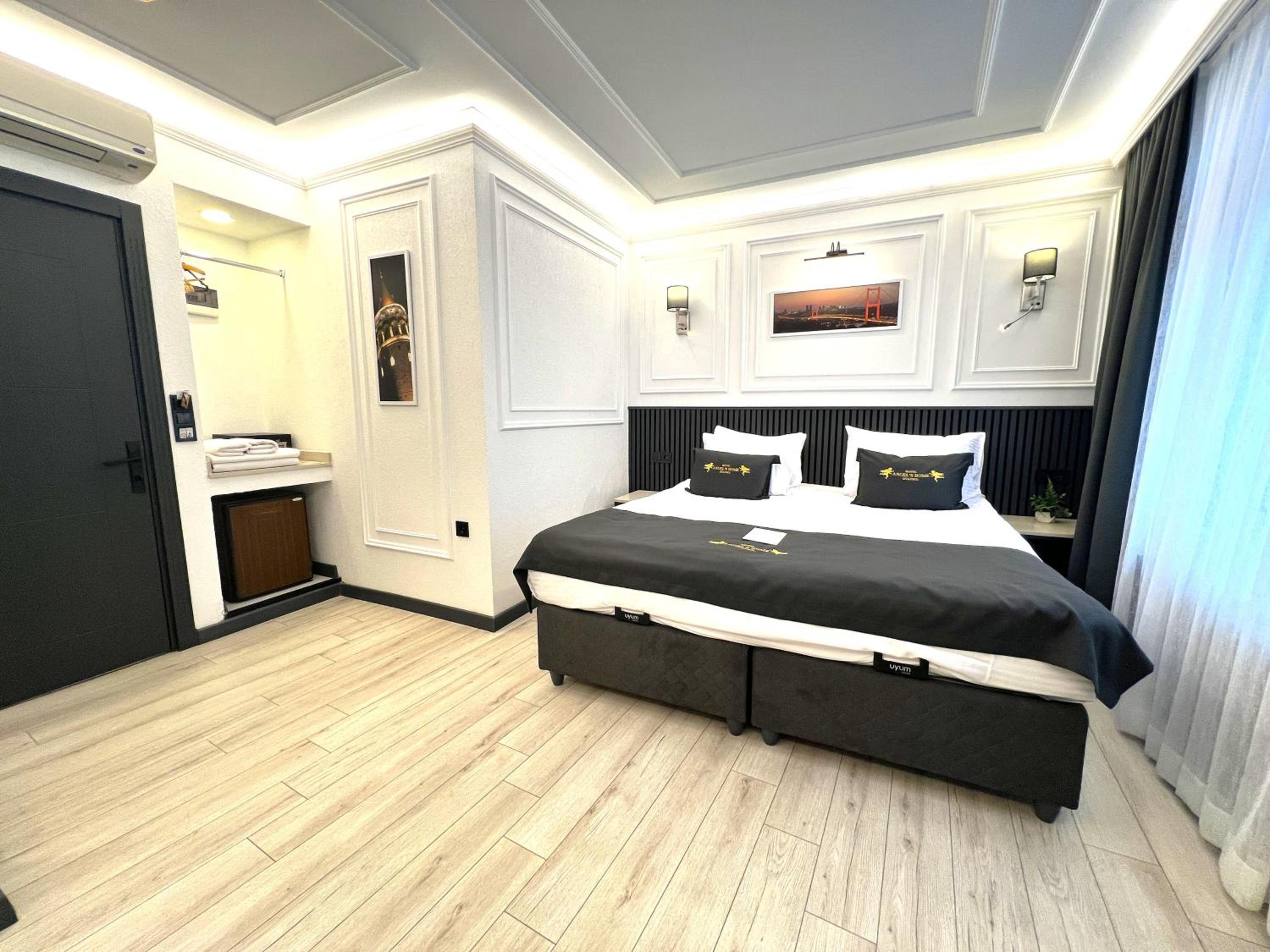Budget Double Room photo 2