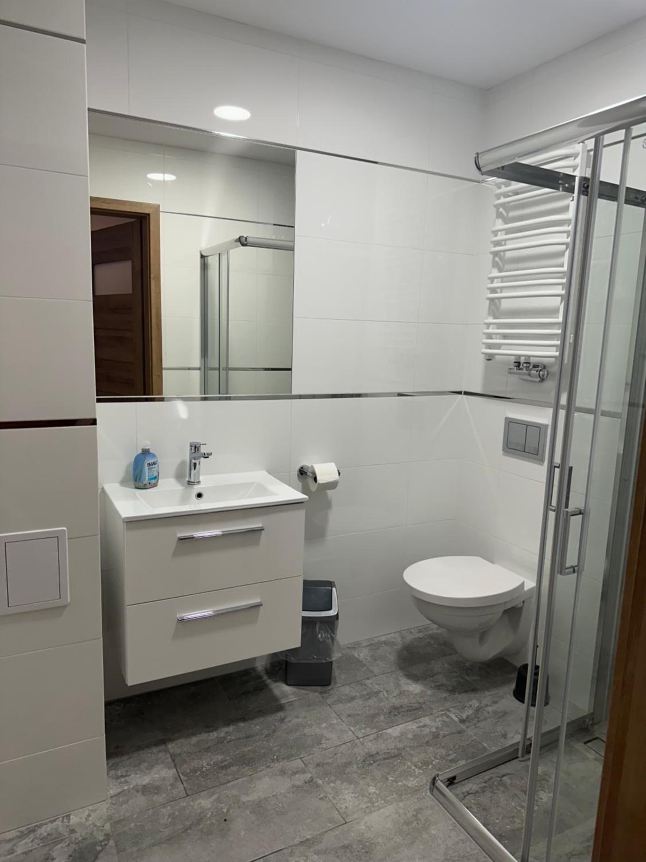 Deluxe Double Room (2 Adults + 1 Child) - Photo 6