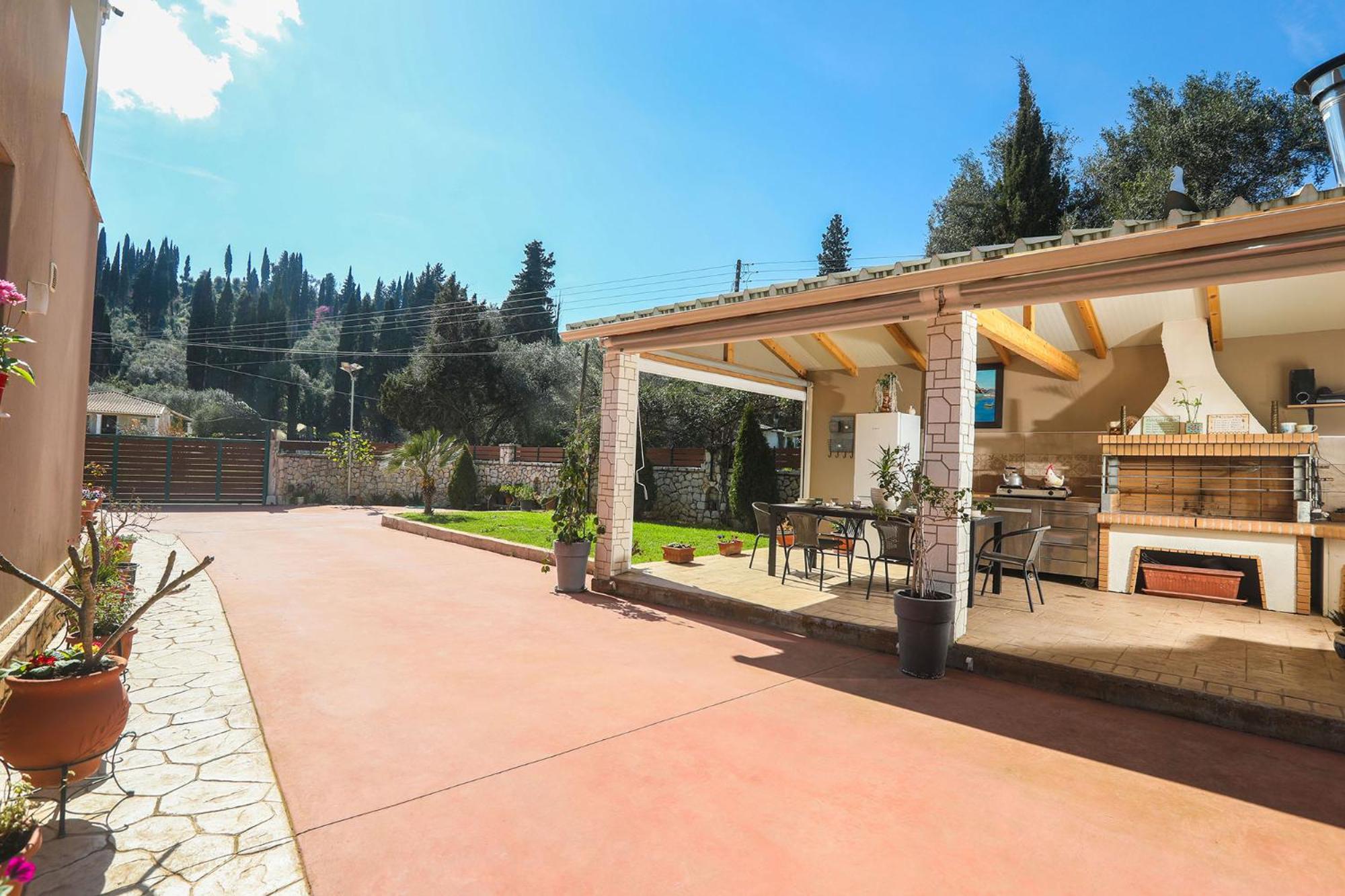 Three-Bedroom Villa photo 2