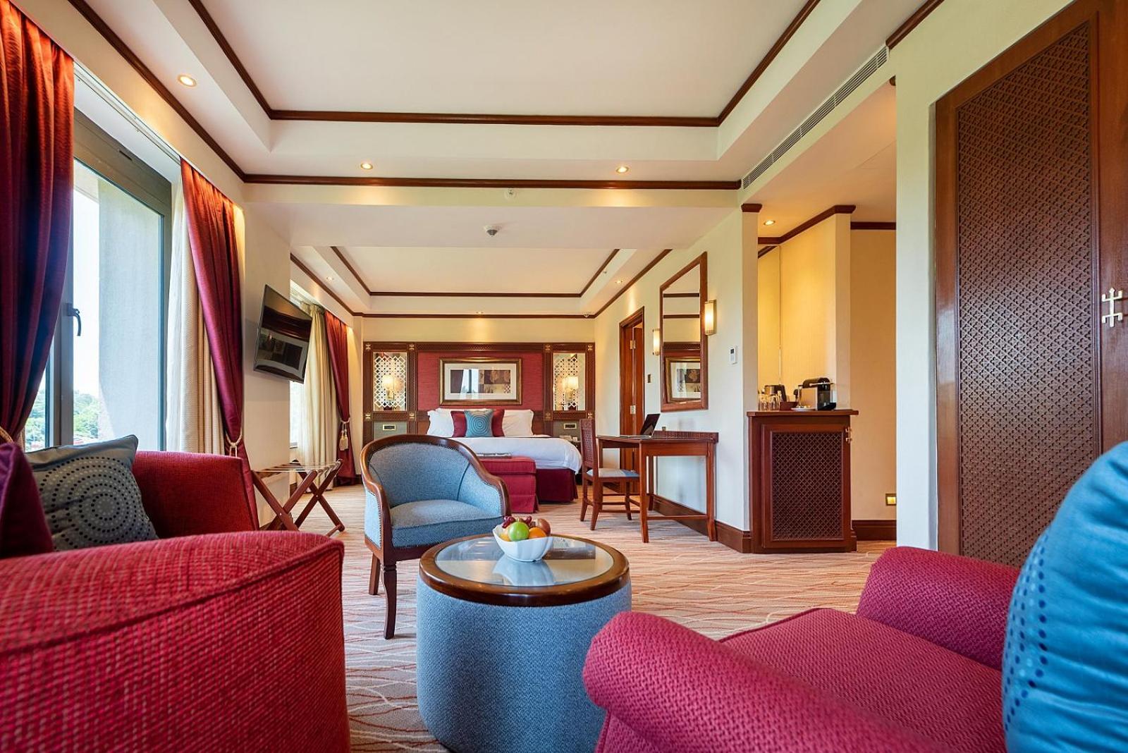 Corner Suite