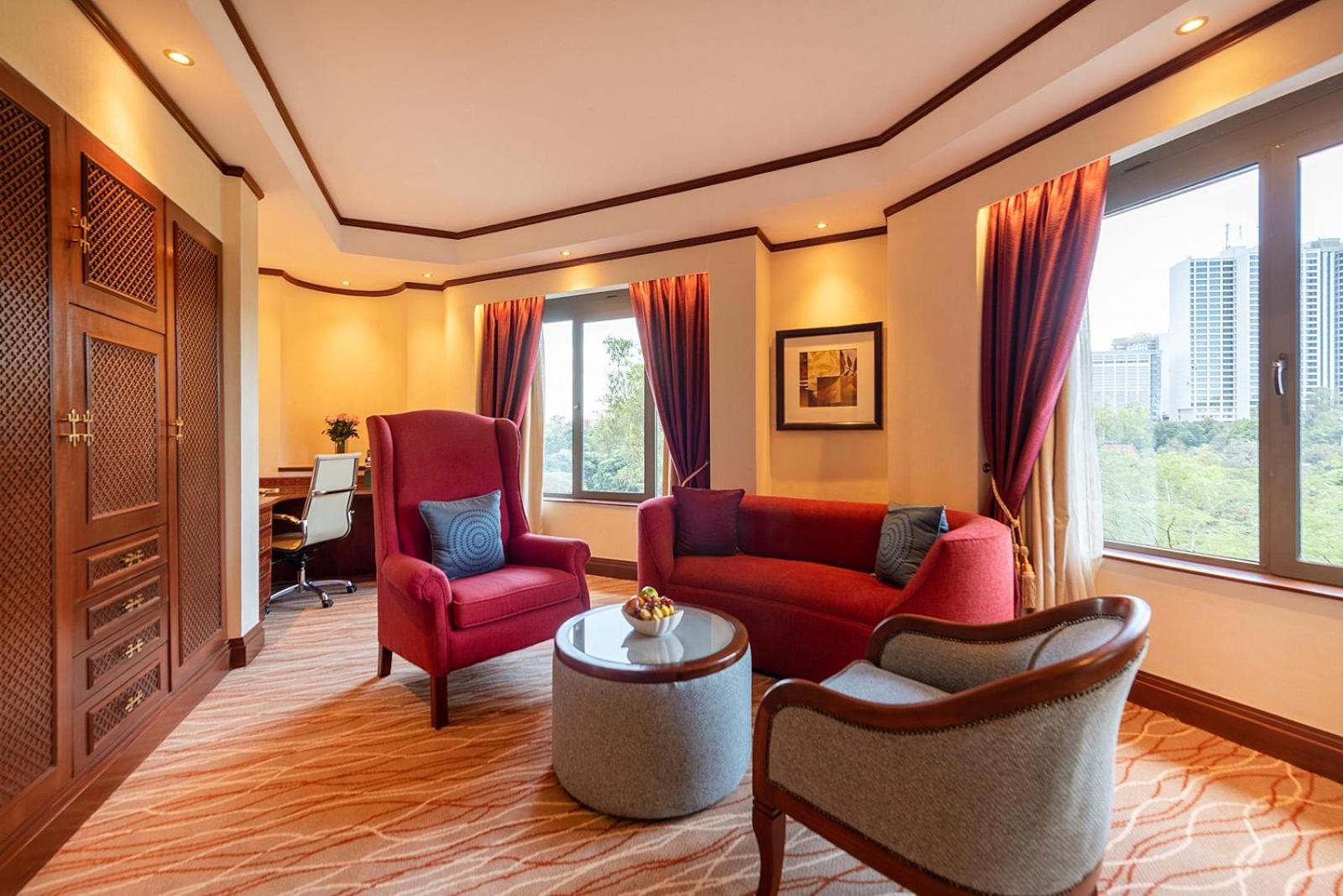 Corner Suite