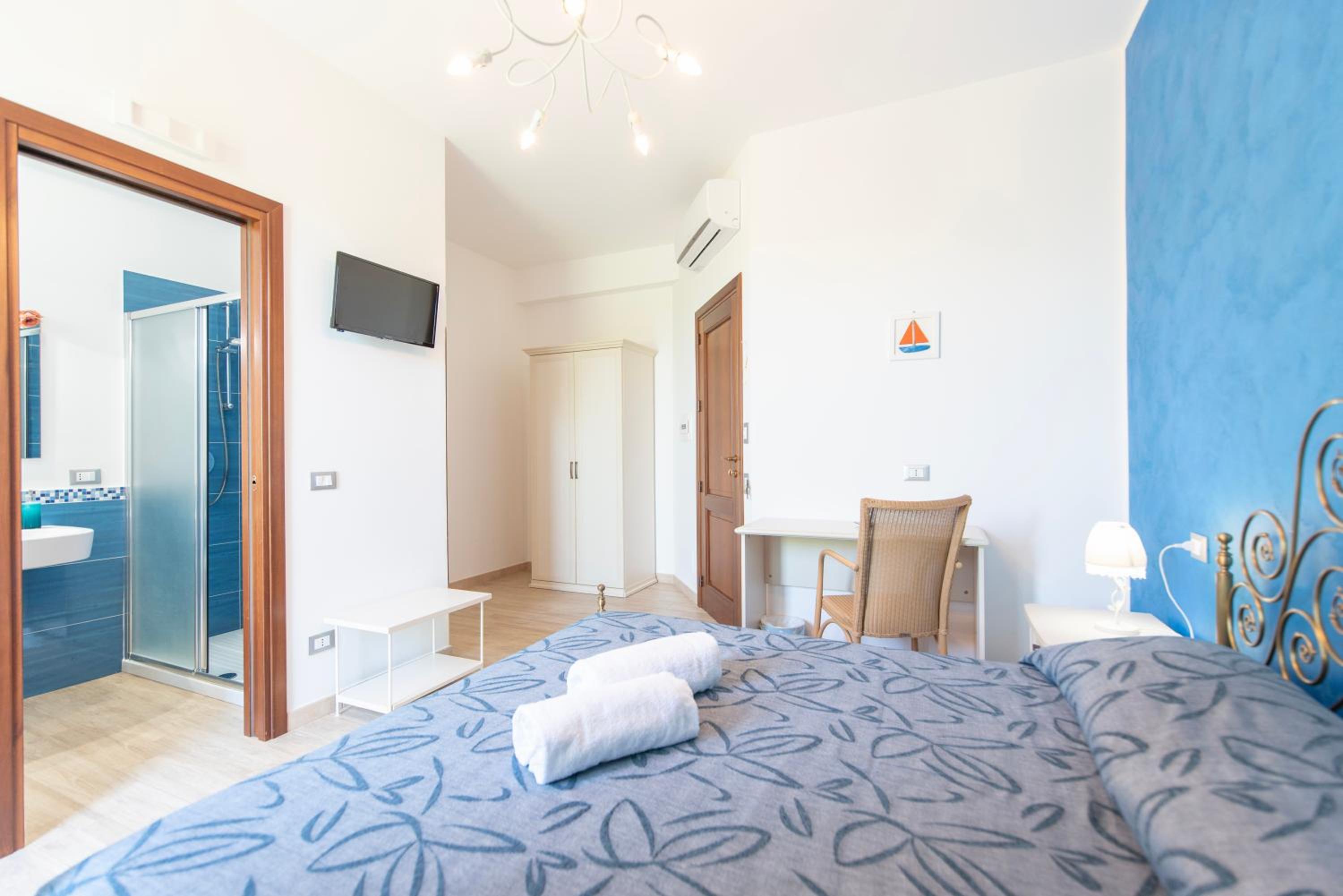 Deluxe Double Room photo 2