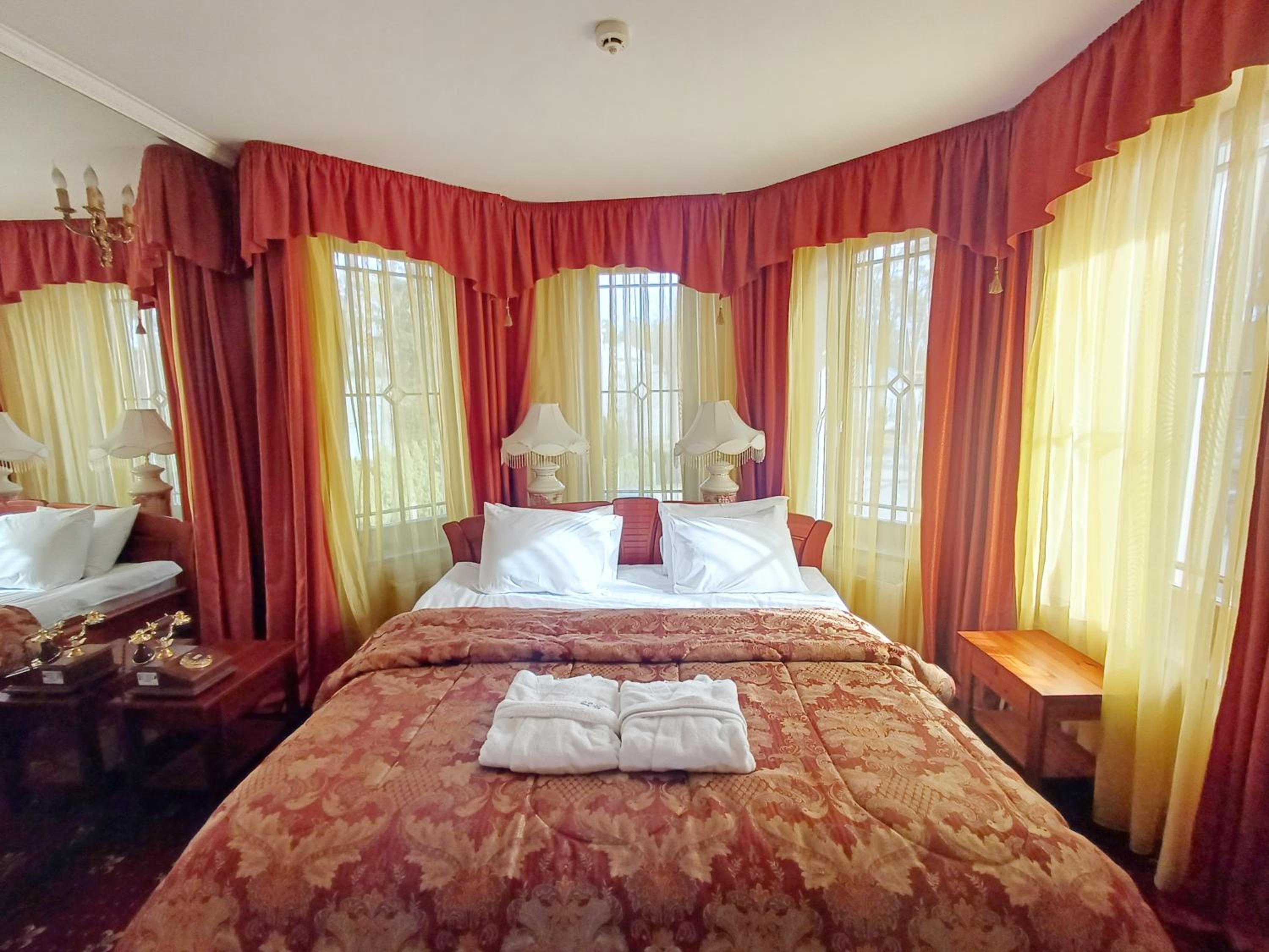 Suite - Photo 9
