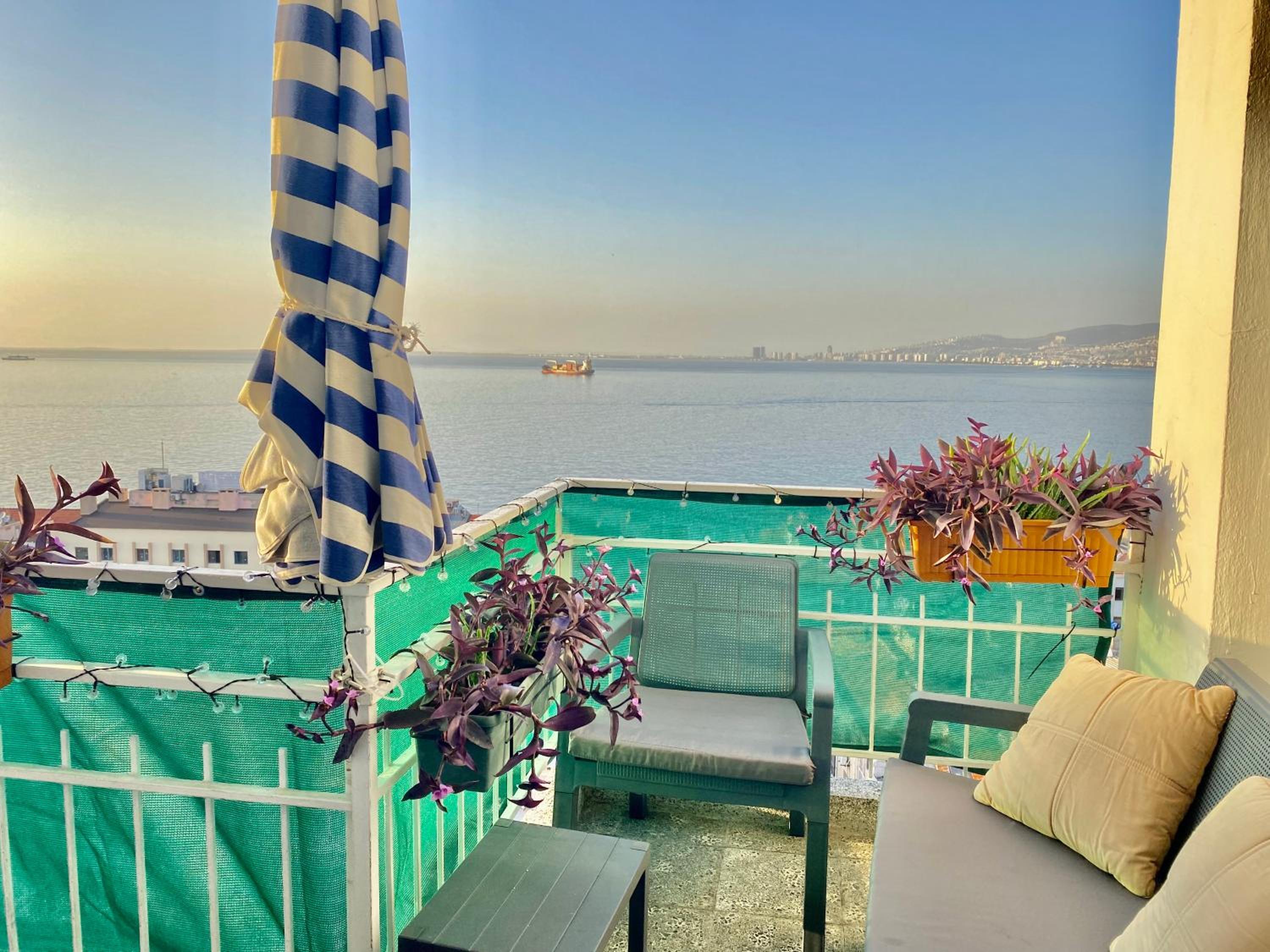 Two-Bedroom Apartment With Terrace And Sea View photo 3
