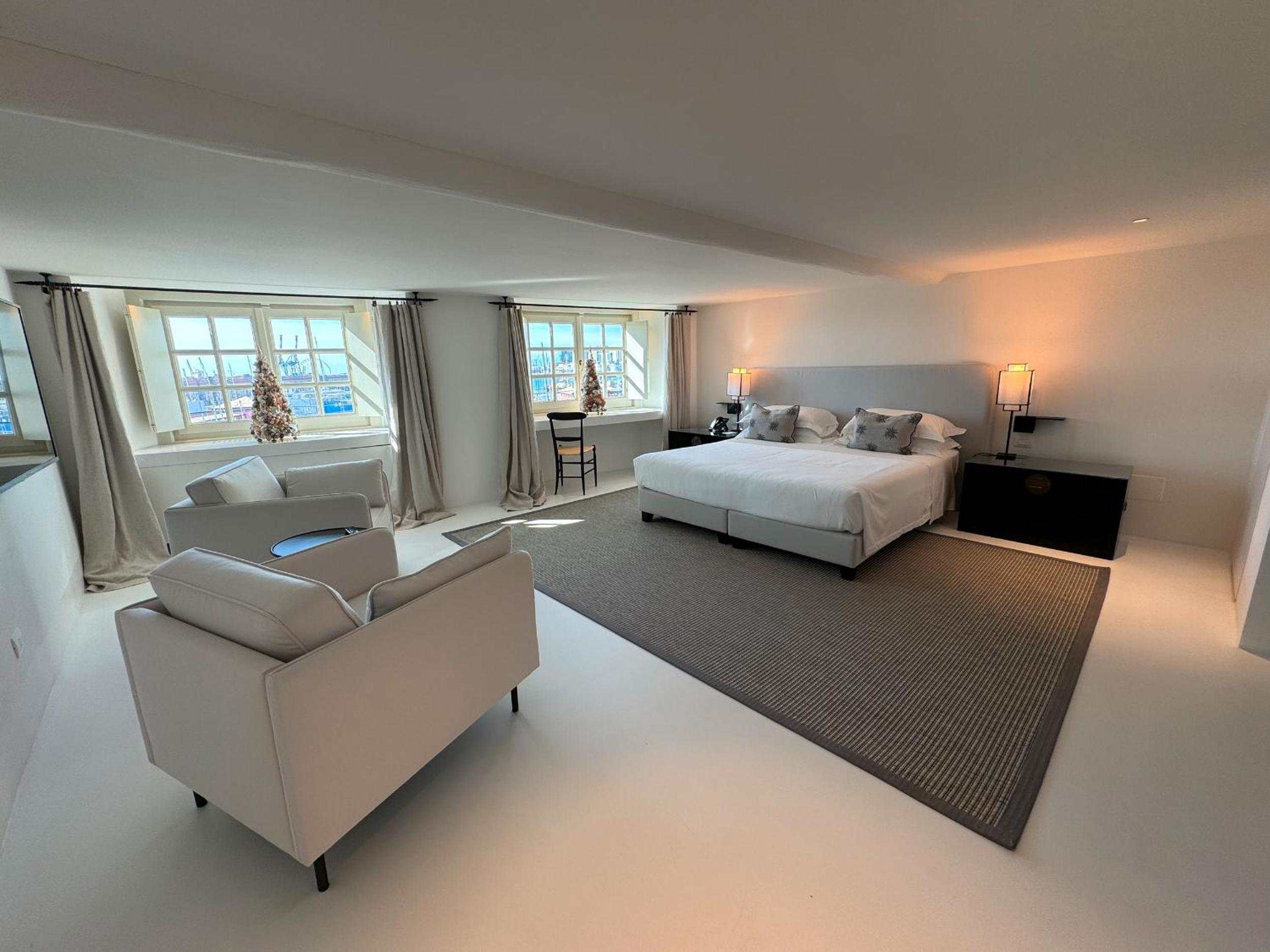 Junior Suite - Photo 1