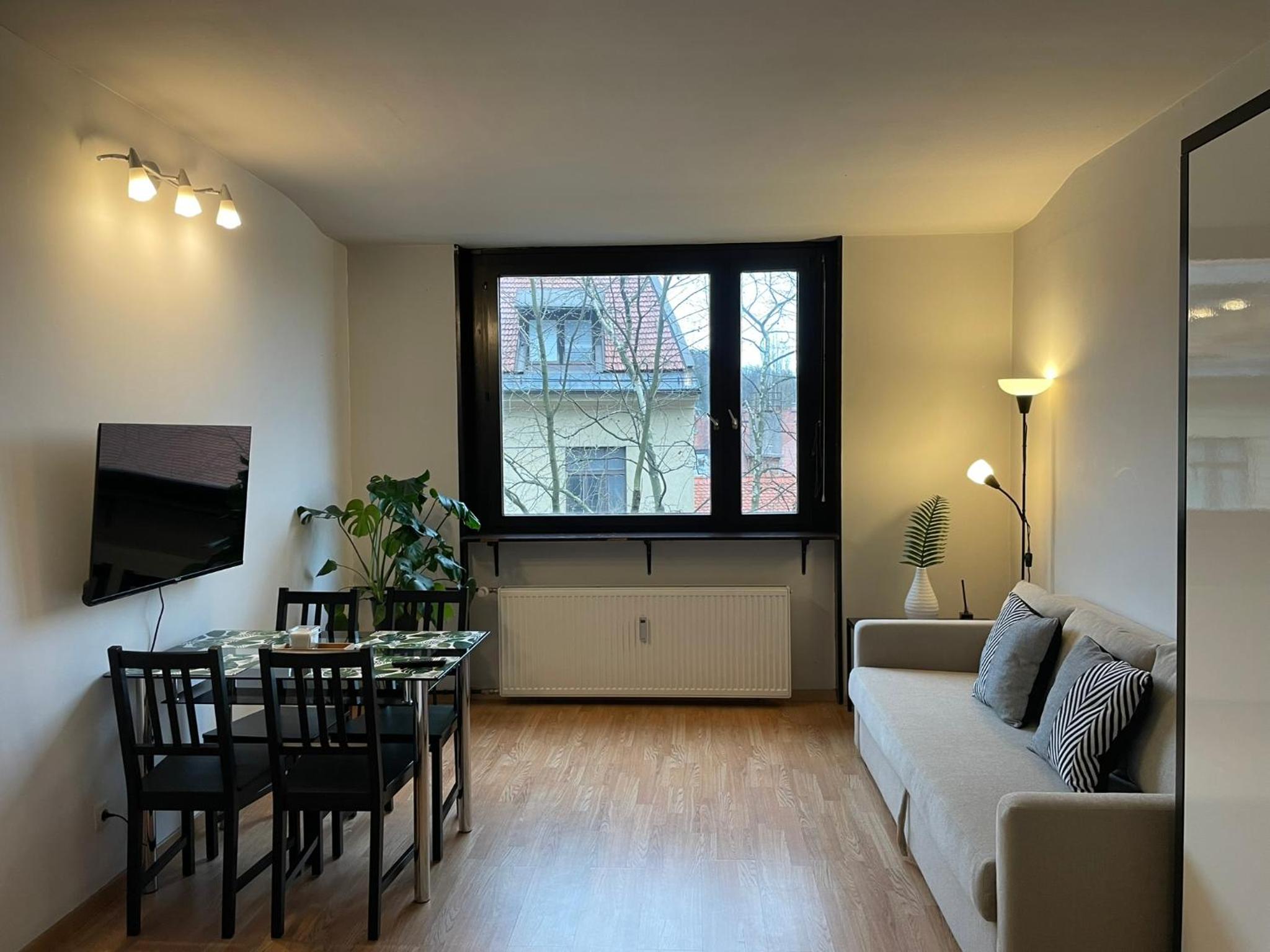 One-Bedroom Apartment photo 1