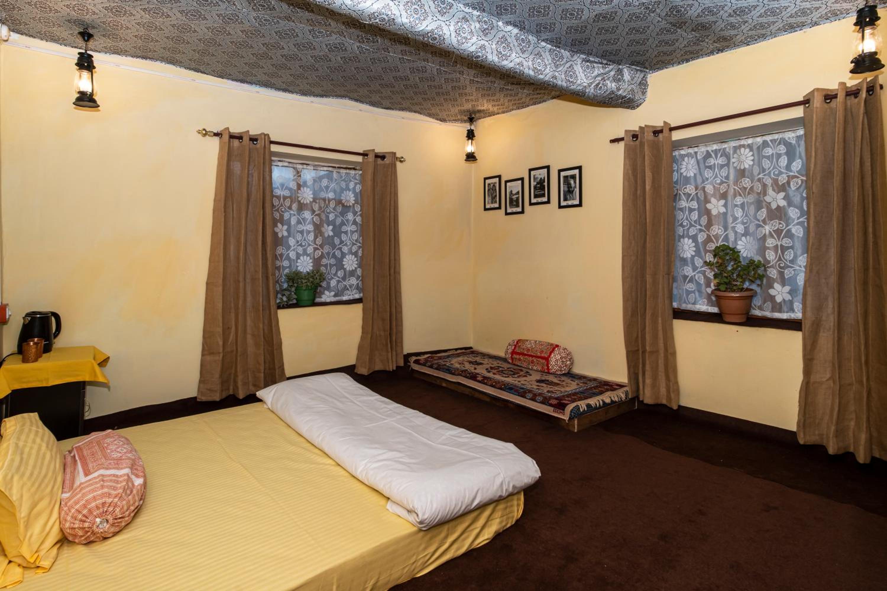 Standard Double Room With Shared Bathroom photo 3