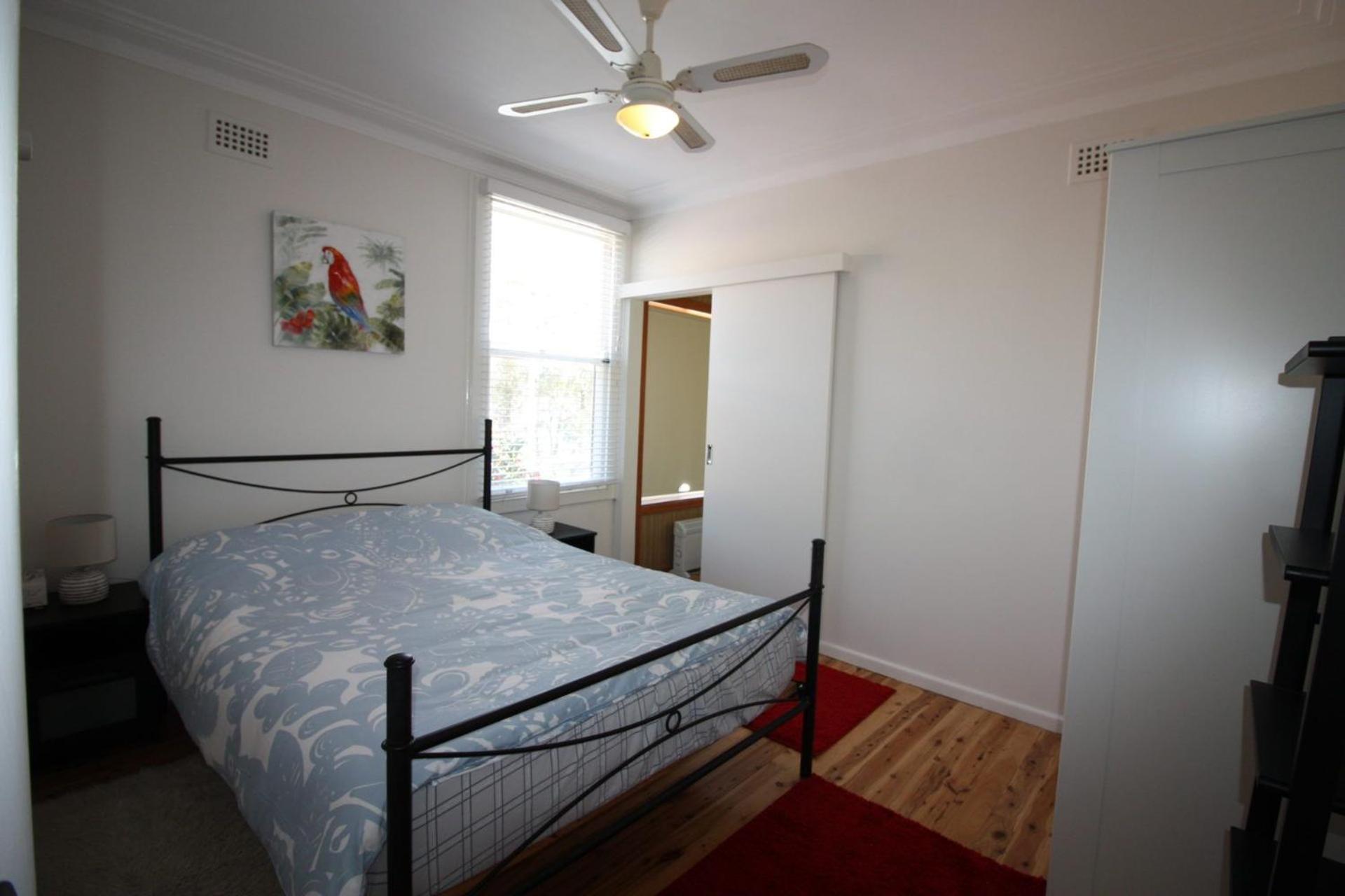 Three-Bedroom House photo 3