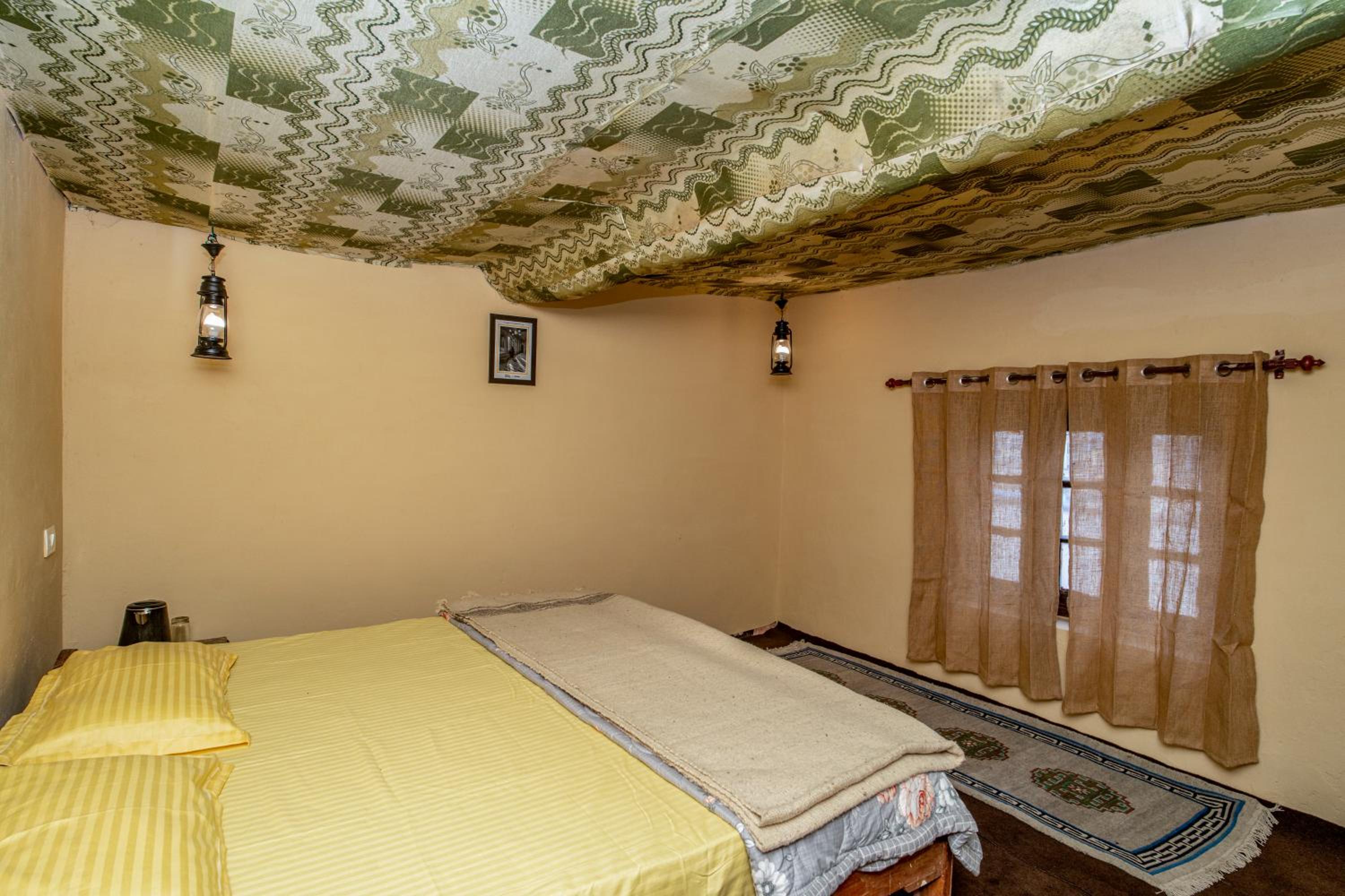 Double Room With Shared Bathroom photo 3