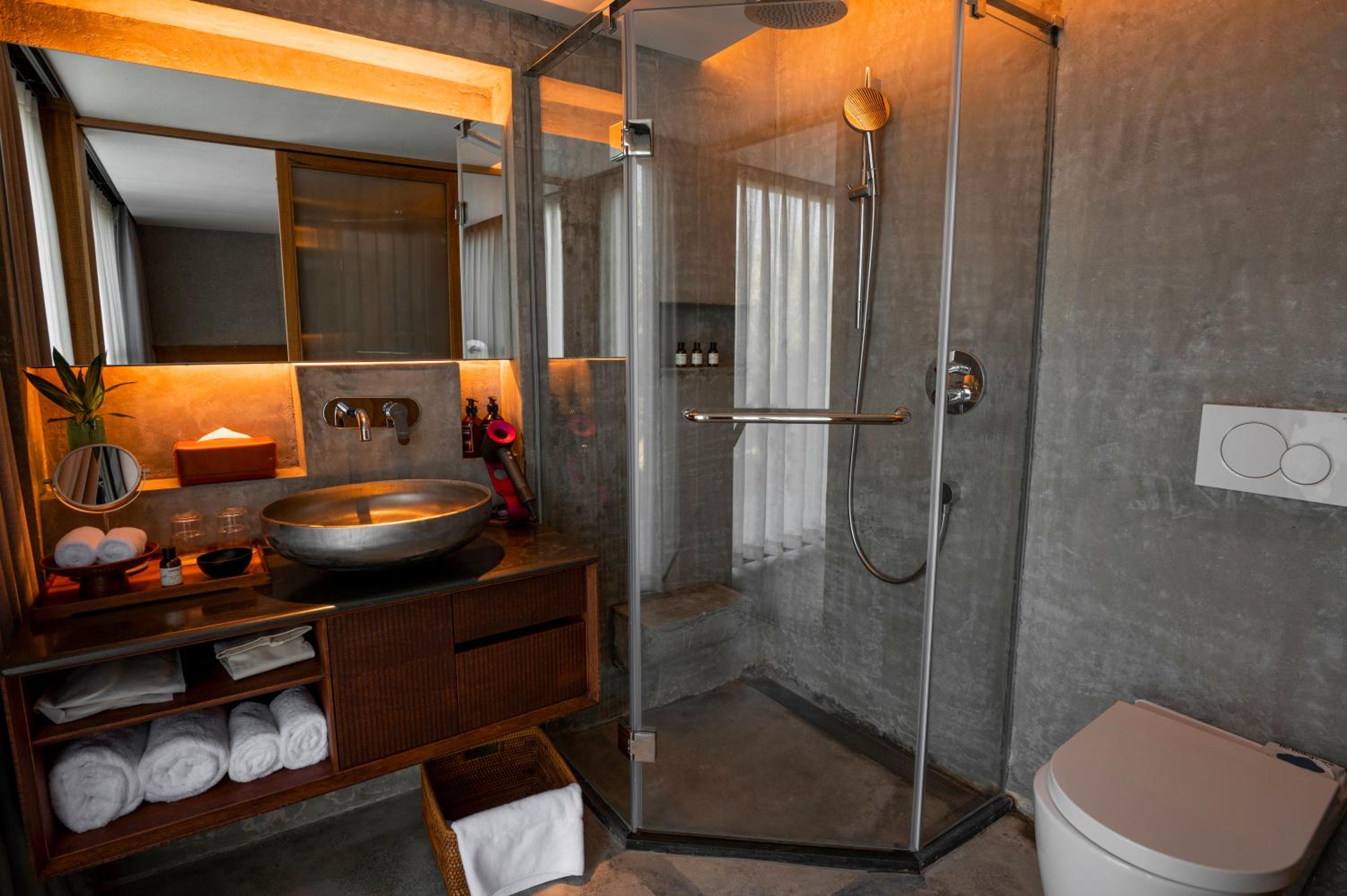 Deluxe Sea View King Room photo 3