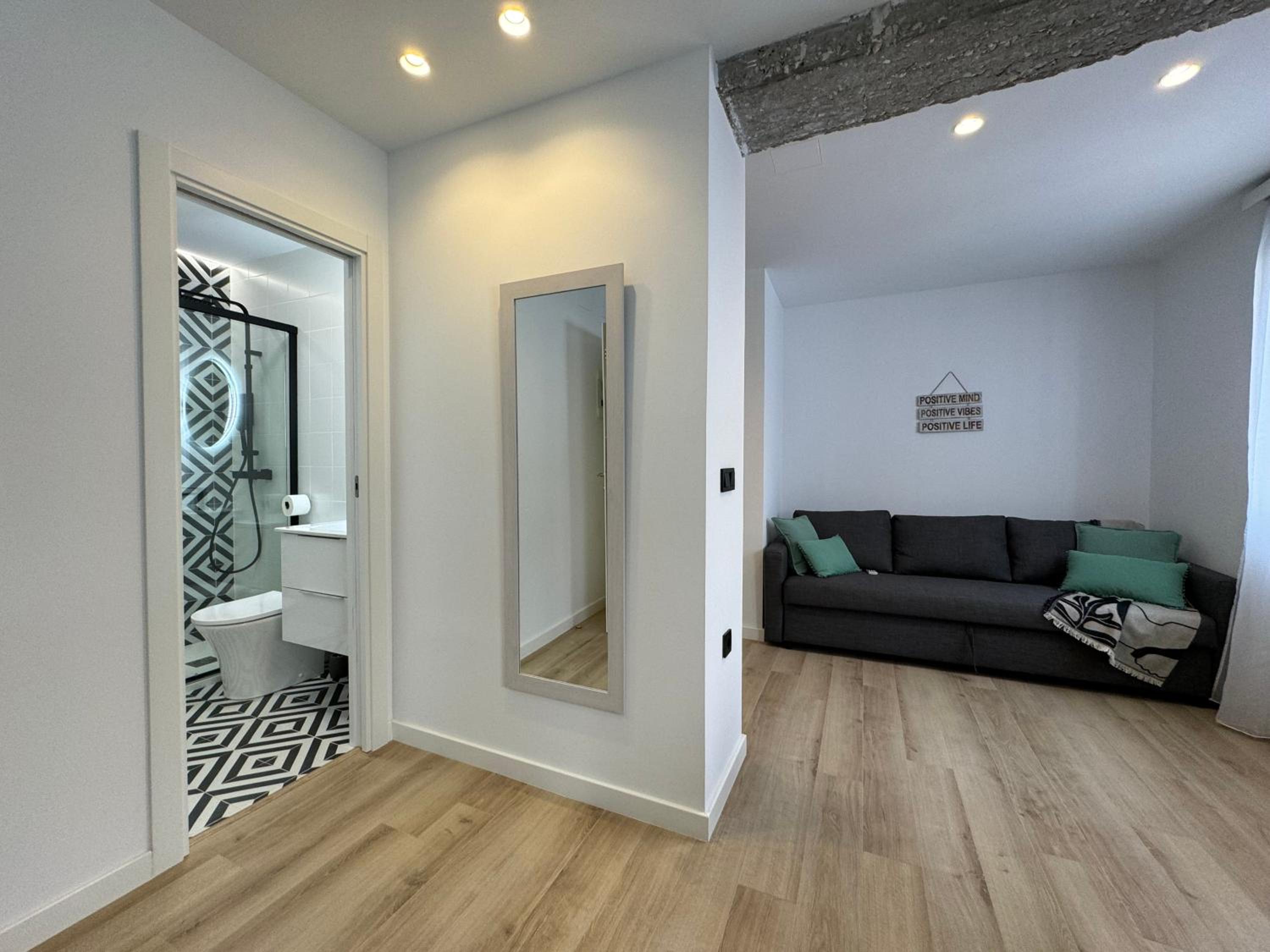 One-Bedroom Apartment - Photo 27