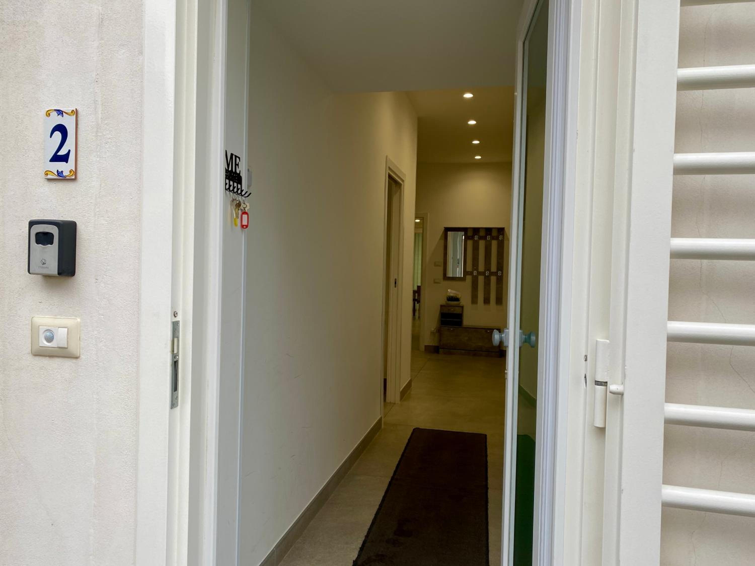 One-Bedroom Apartment photo 2