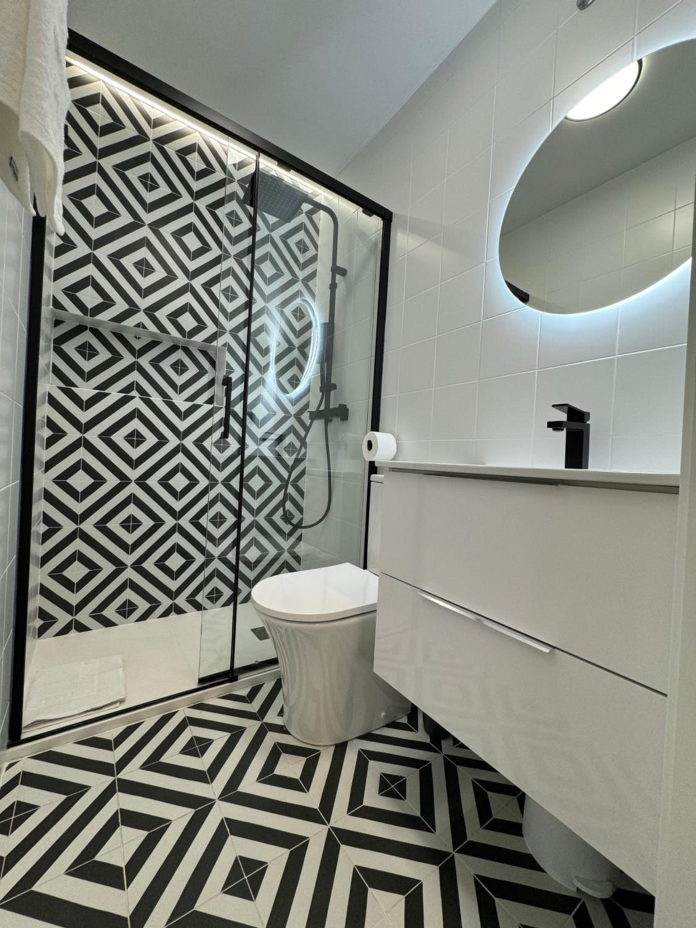 One-Bedroom Apartment - Photo 17
