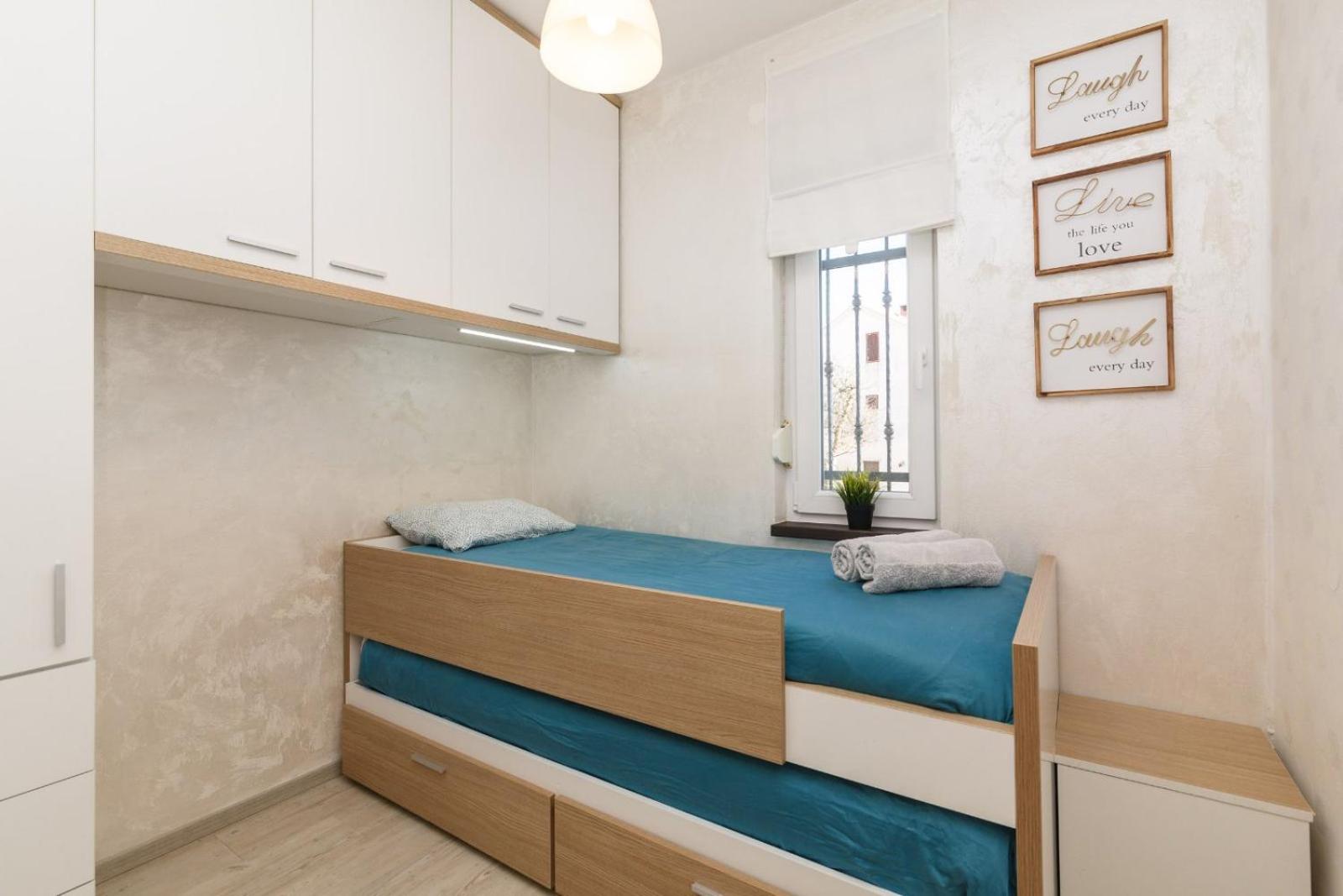Three-Bedroom House photo 3