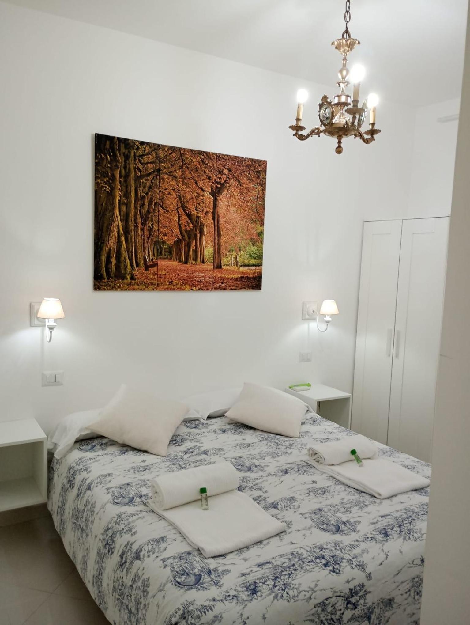 Double Room with Private Bathroom photo 3