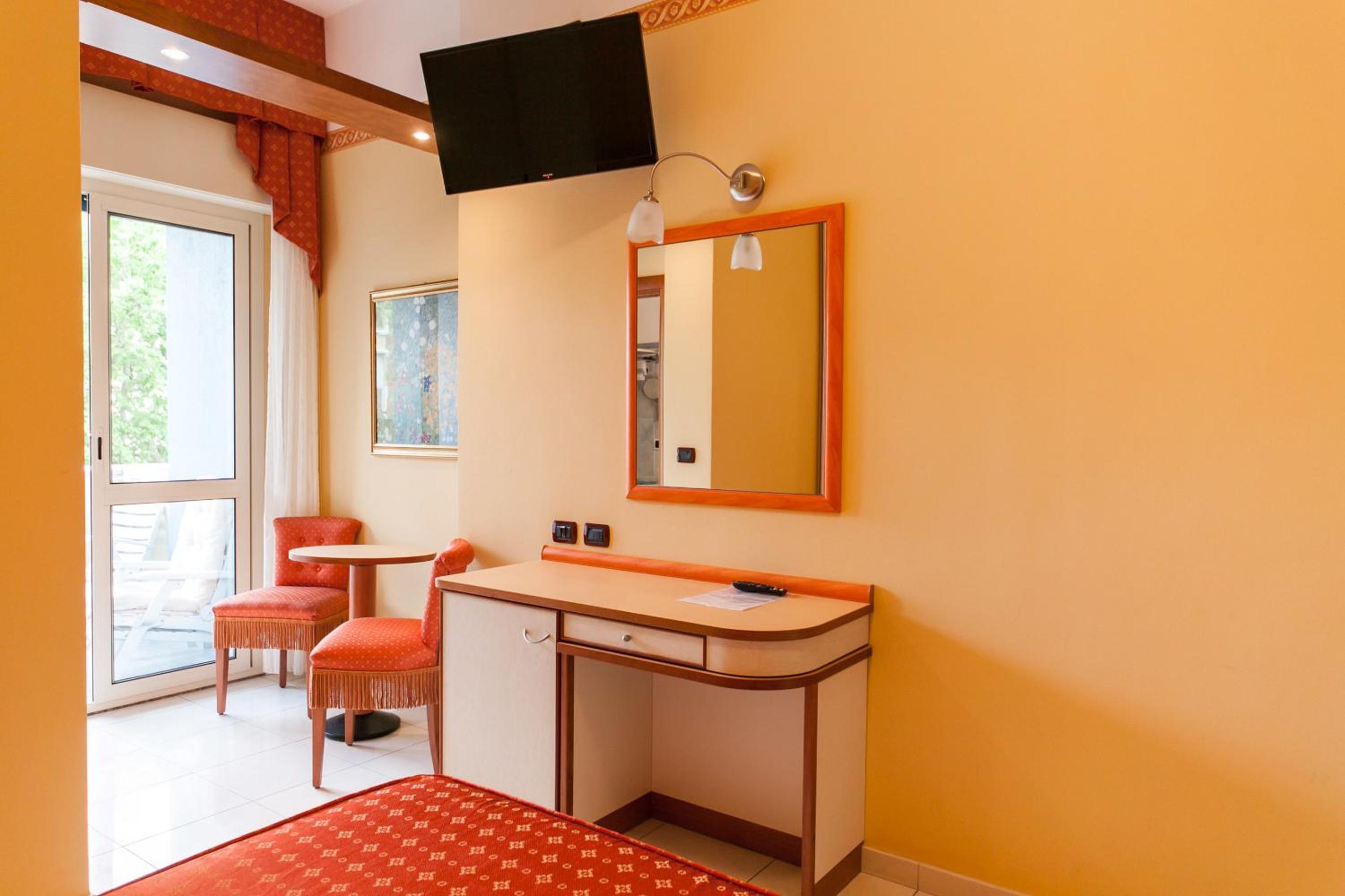 Double or Twin Room photo 3