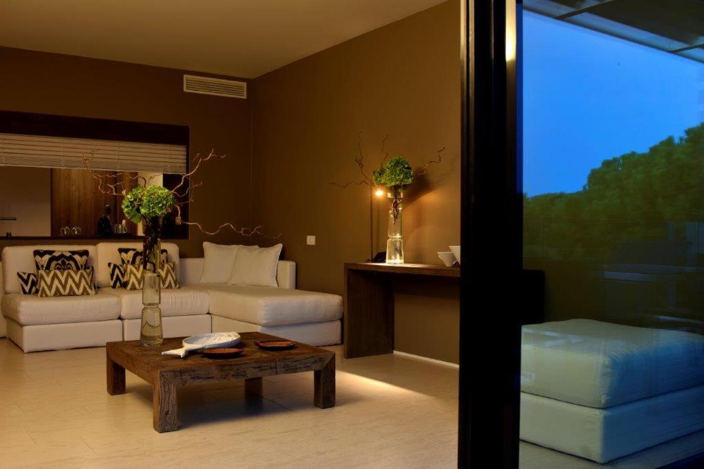 Apartment with Terrace and Sea View
