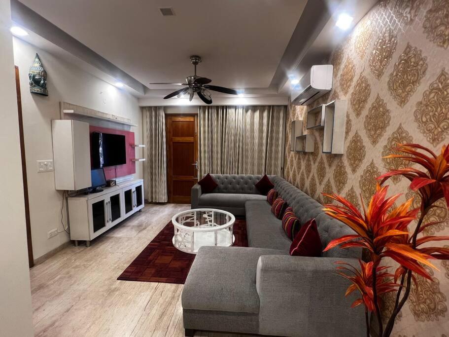 Three-Bedroom Apartment photo 1