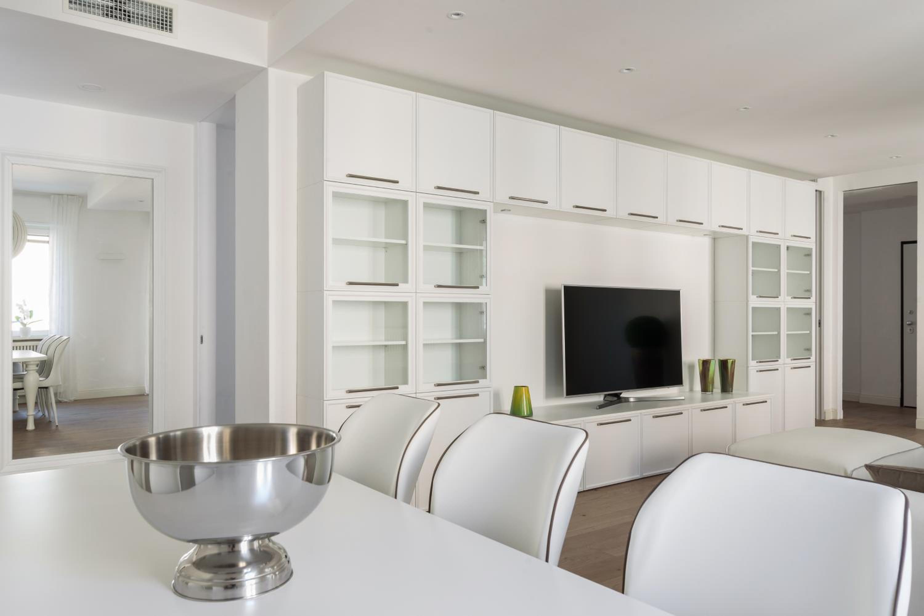 Three-Bedroom Apartment - Photo 5