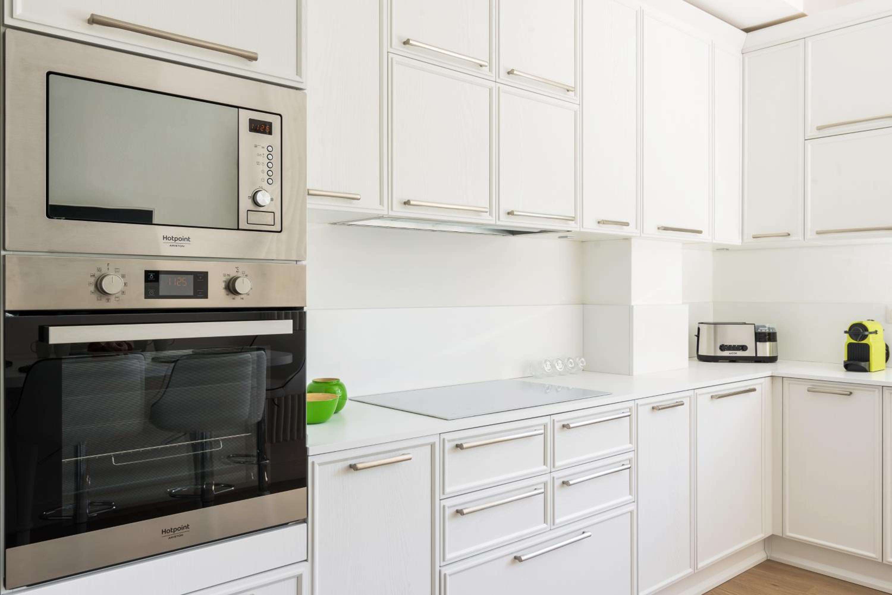 Three-Bedroom Apartment - Photo 25