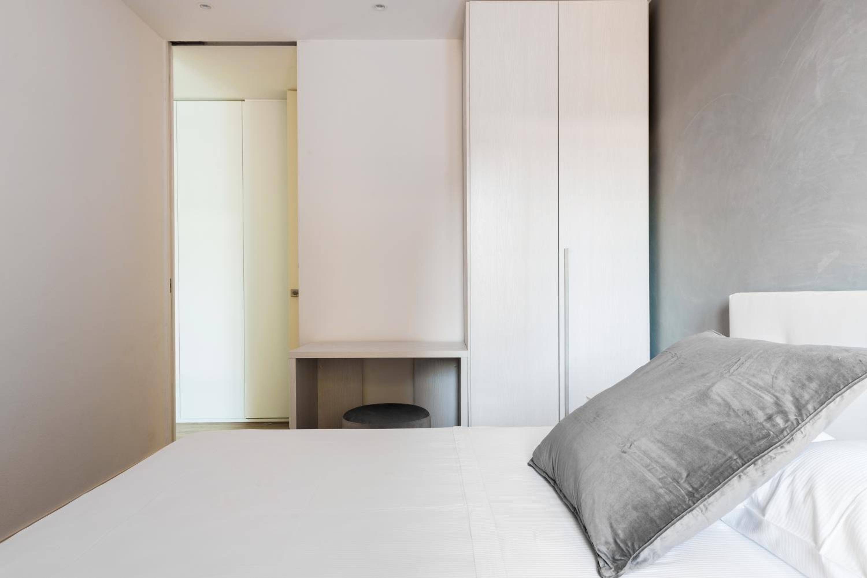 Three-Bedroom Apartment - Photo 8