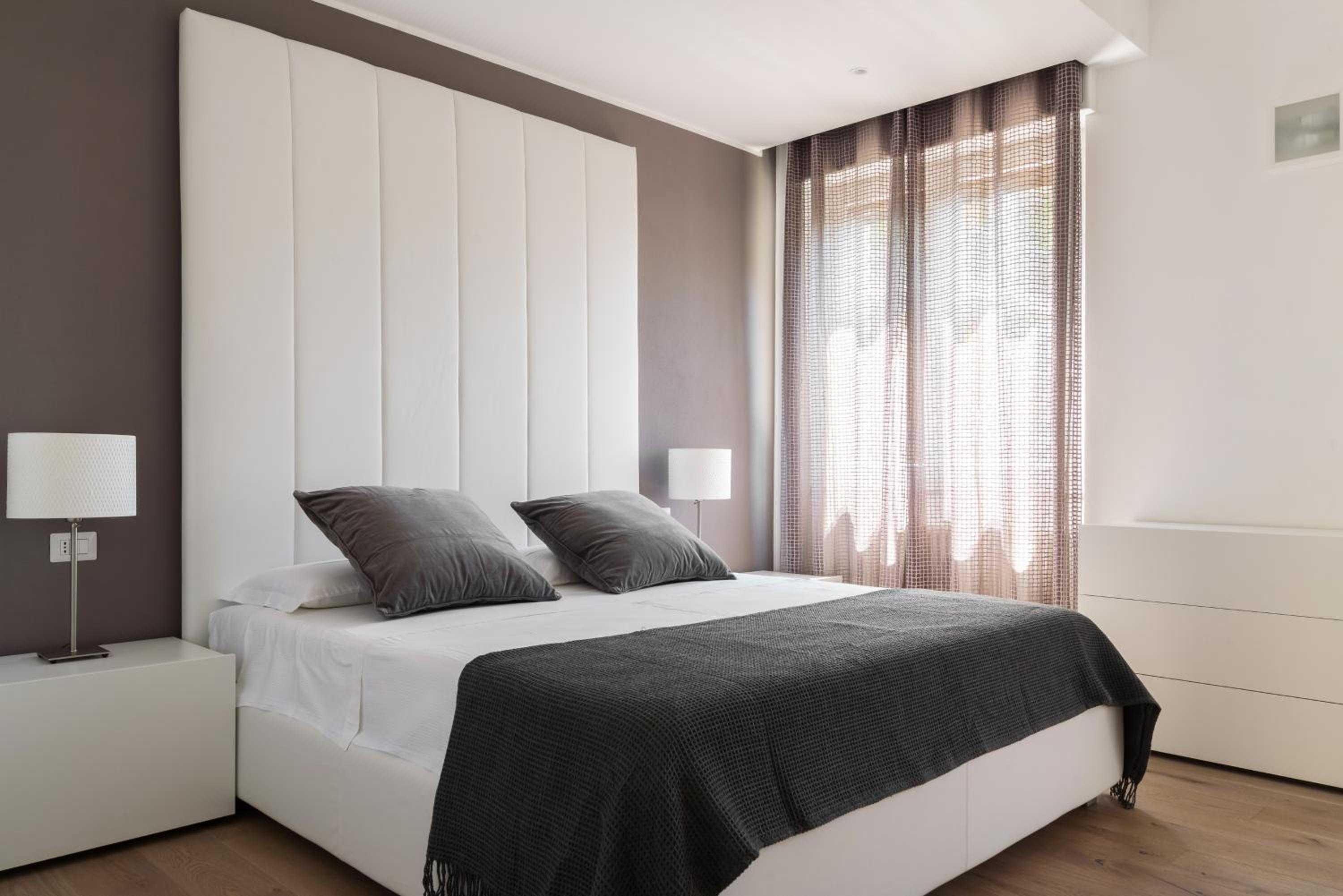Three-Bedroom Apartment - Photo 13