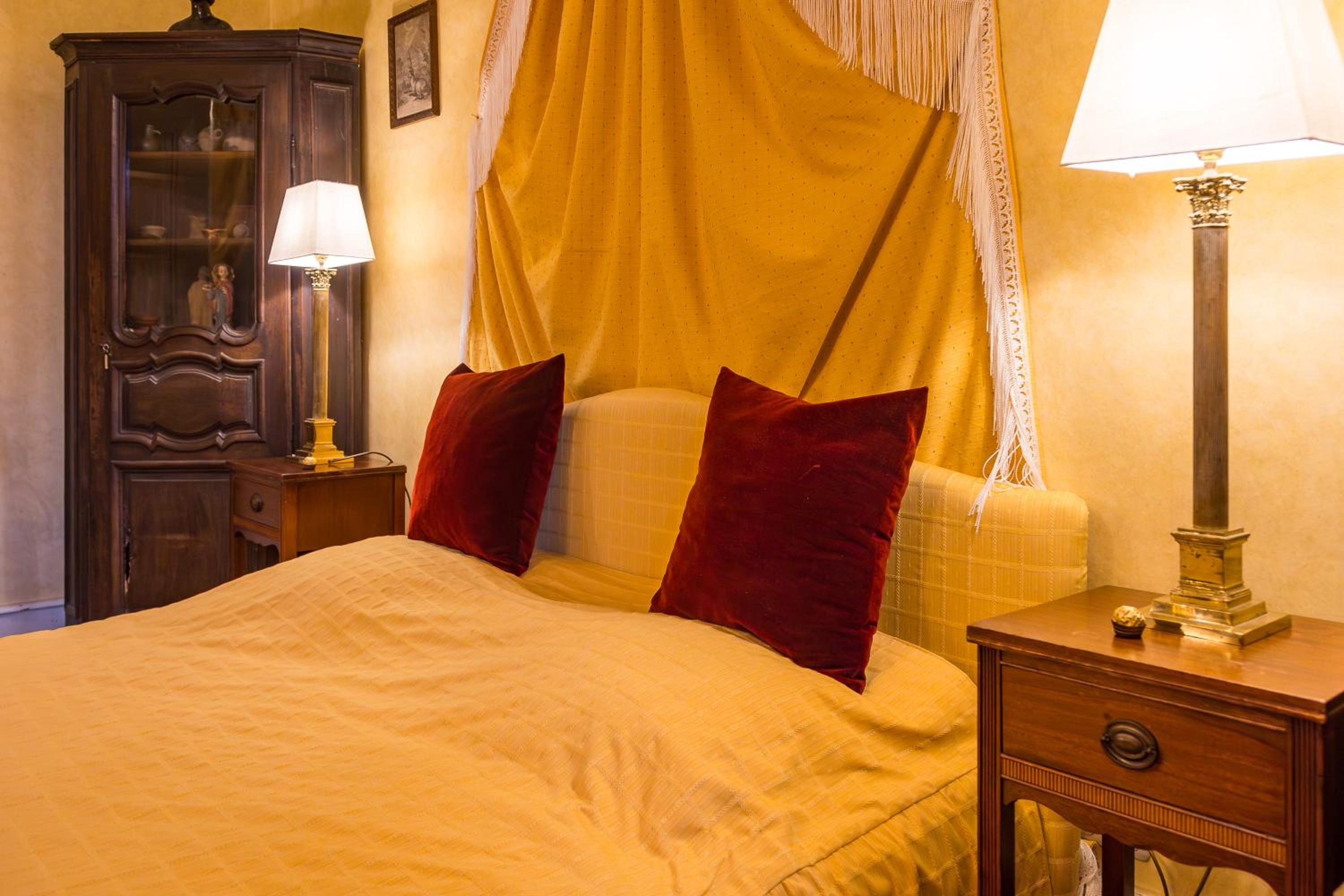 Double Room with Shared Bathroom photo 1