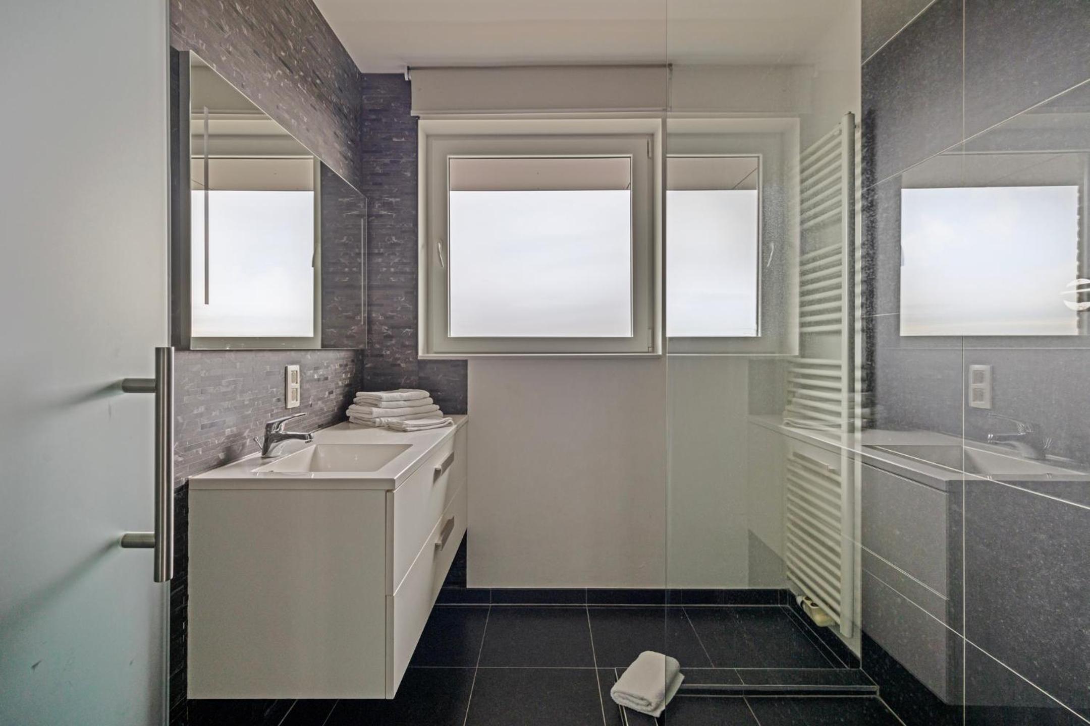 Penthouse Apartment - Photo 11