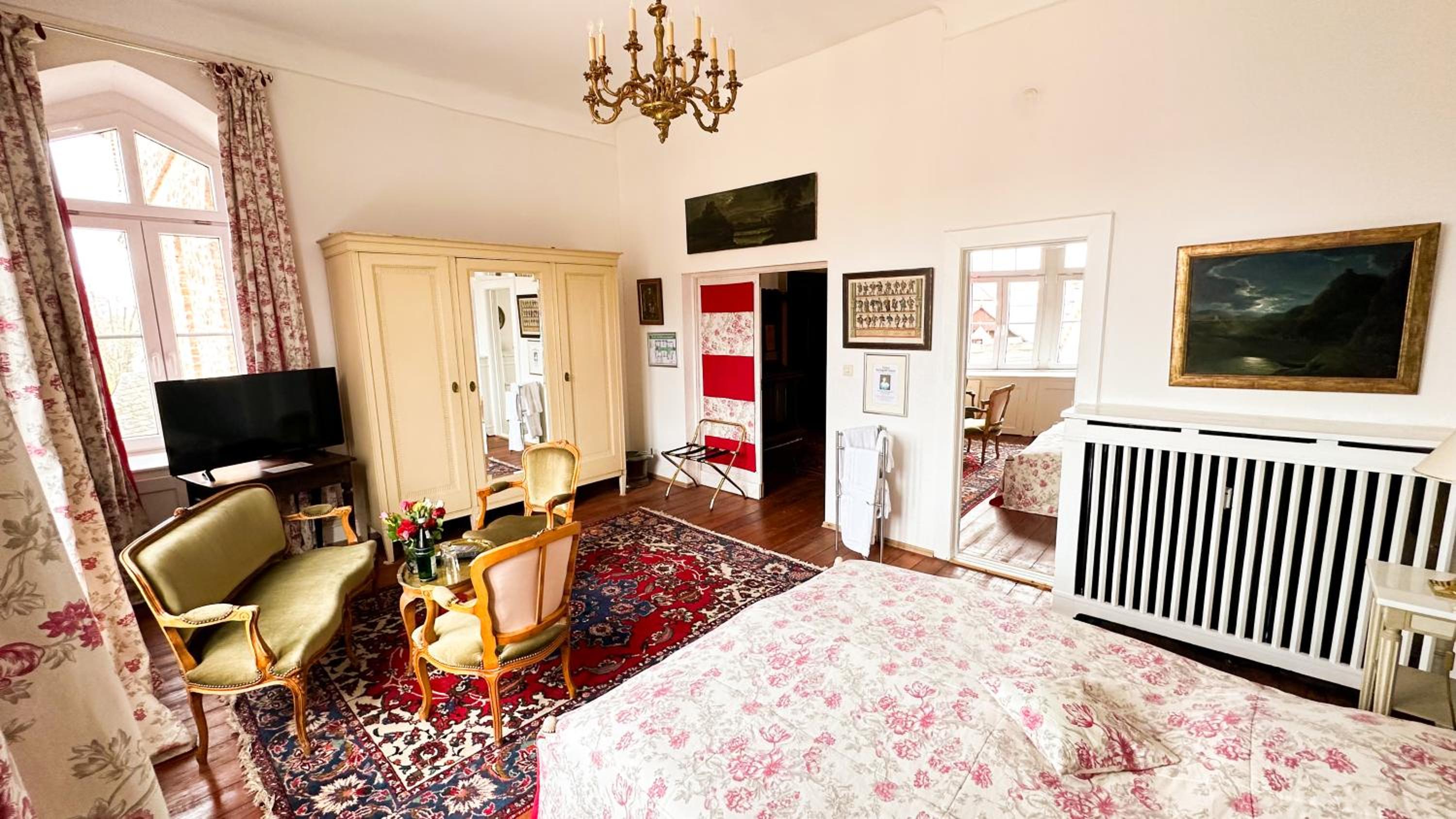 Double Room with Shared Bathroom photo 1