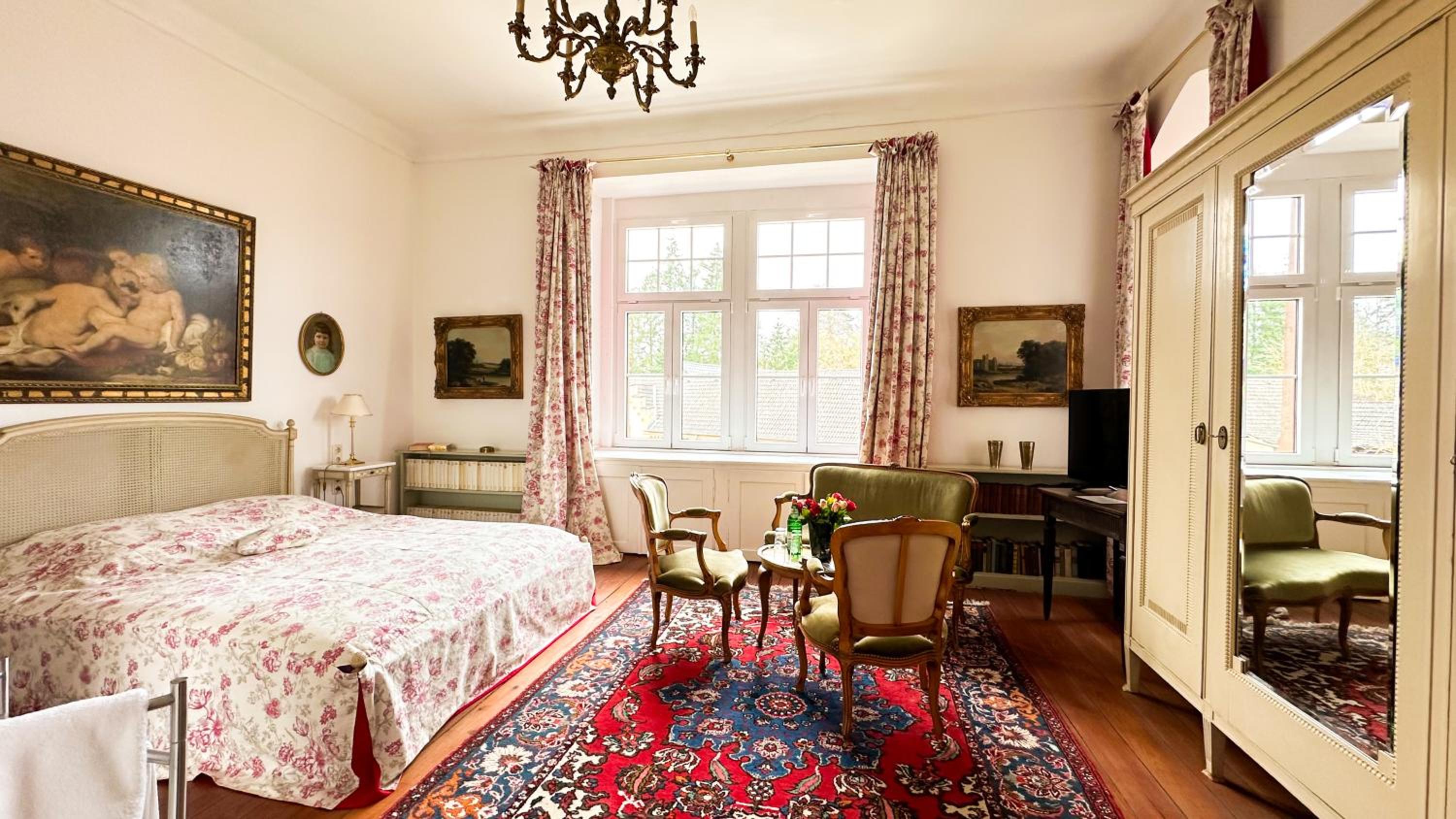 Double Room with Shared Bathroom photo 2