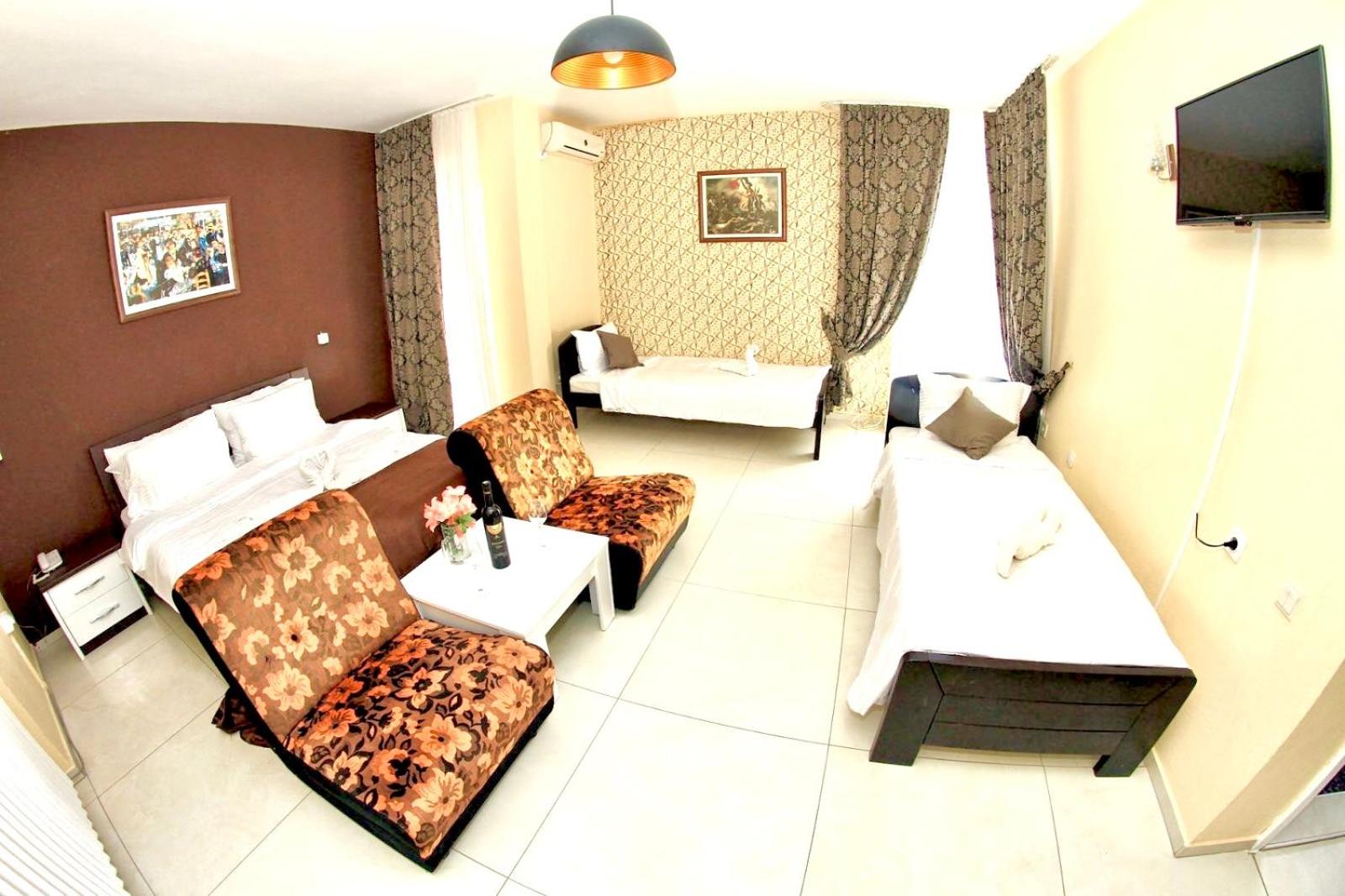 Comfort Quadruple Room - Photo 12