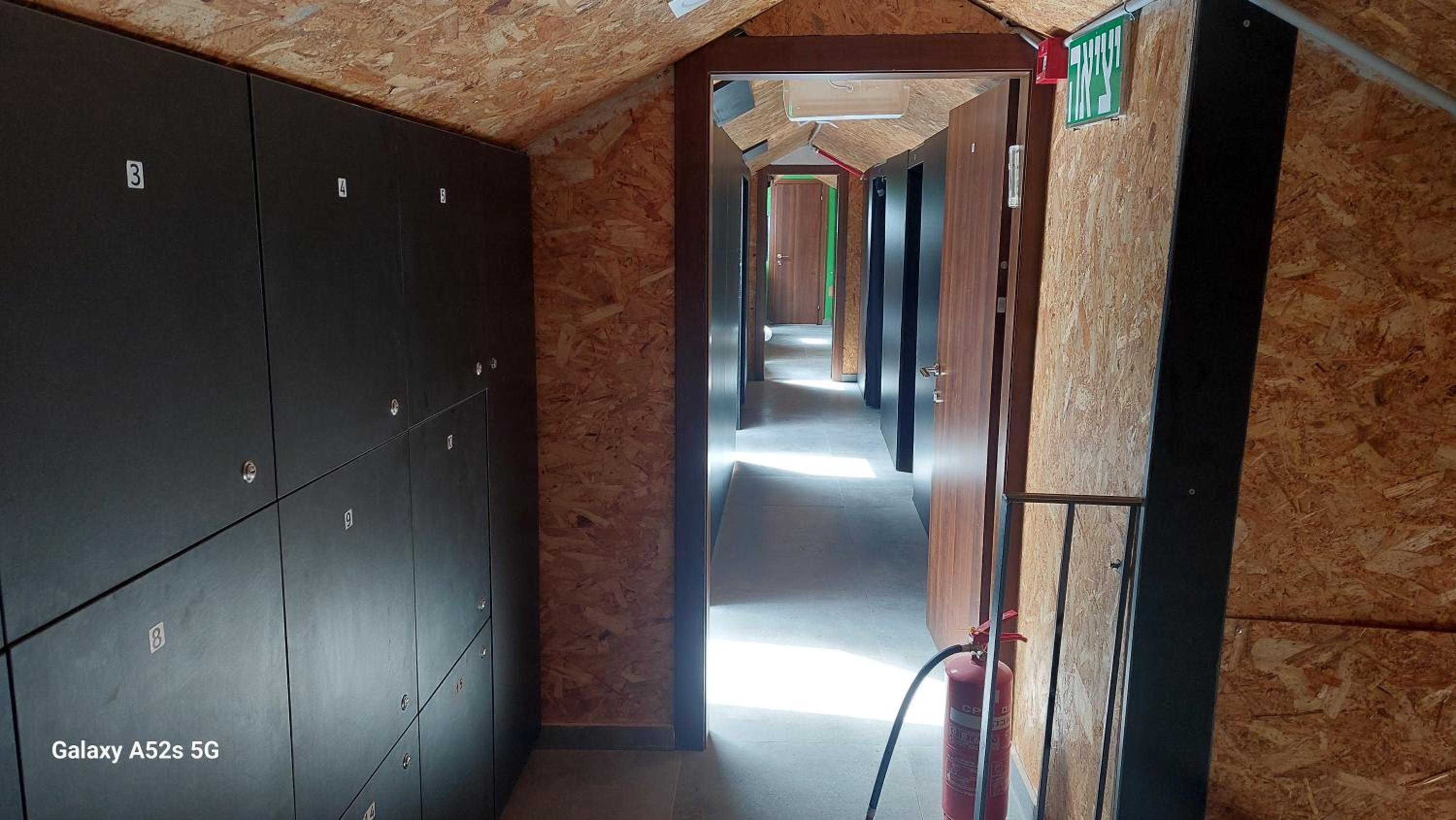 6-Bed Mixed Dormitory Room