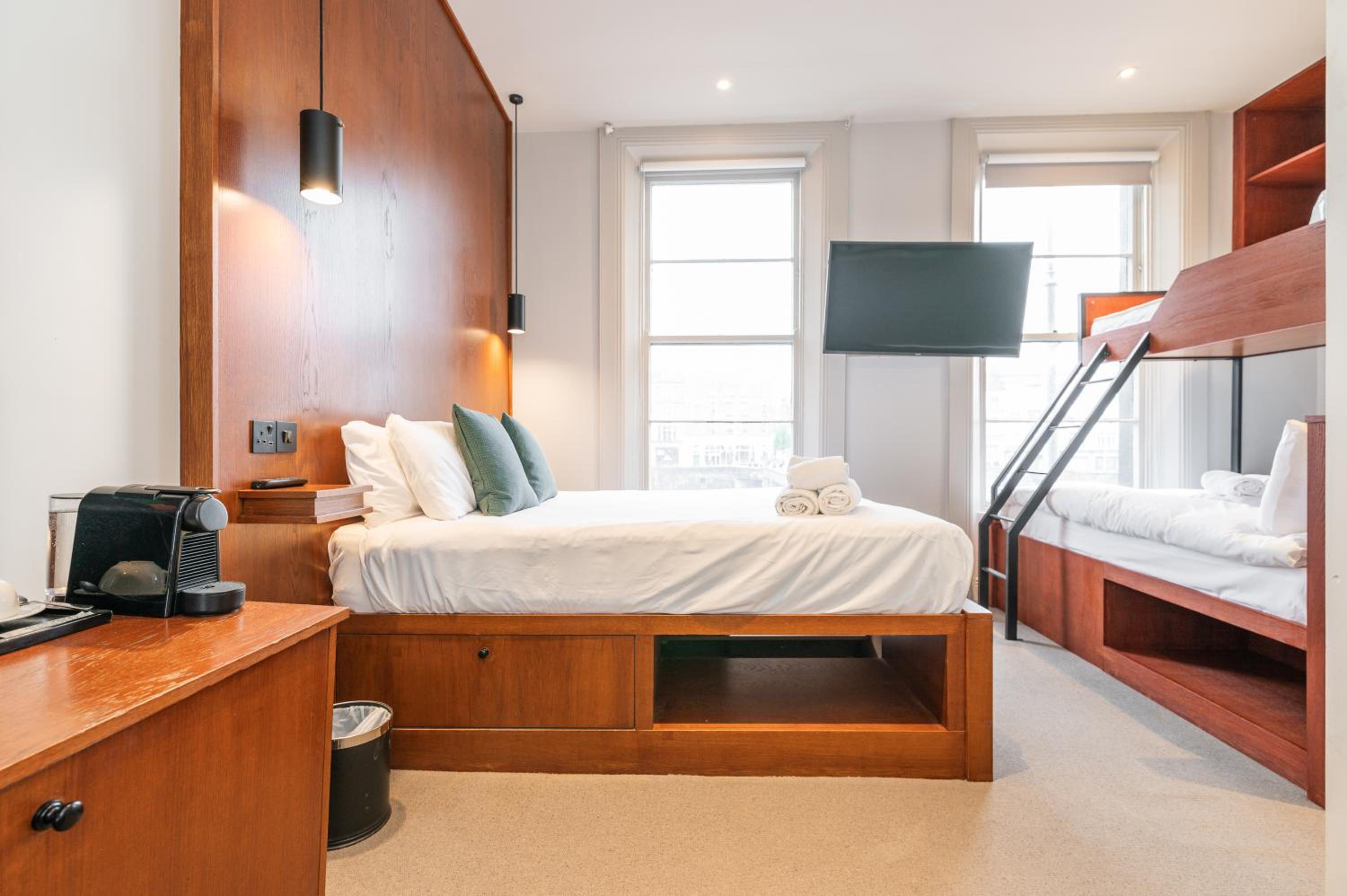 Deluxe Family Room