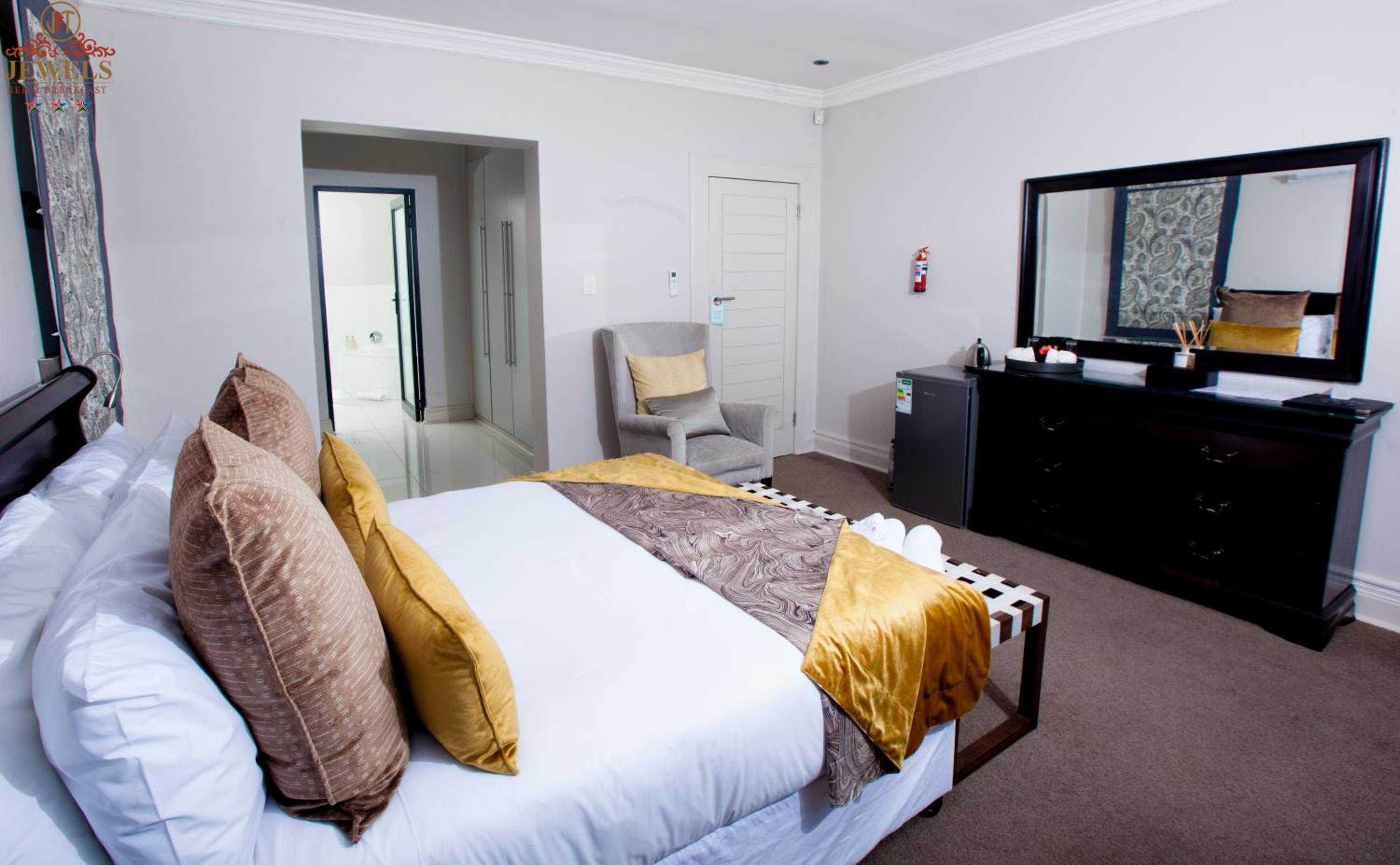 Double Room with Pool View photo 2