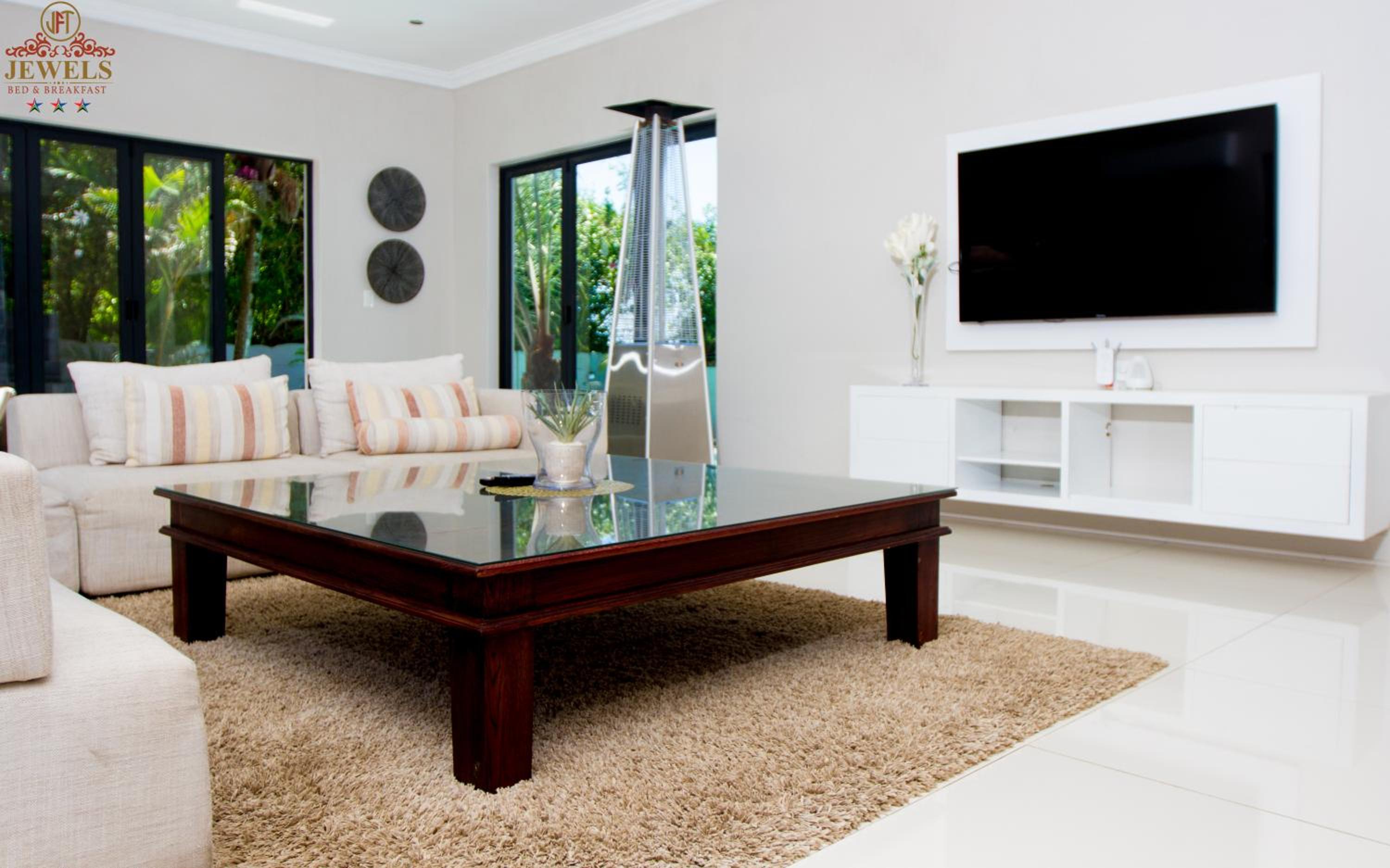 Deluxe King Room photo 1