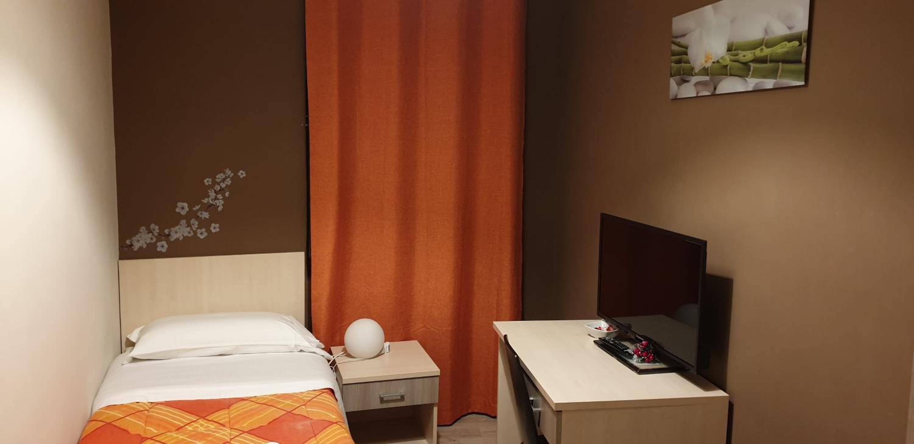 Single Room with Private External Bathroom