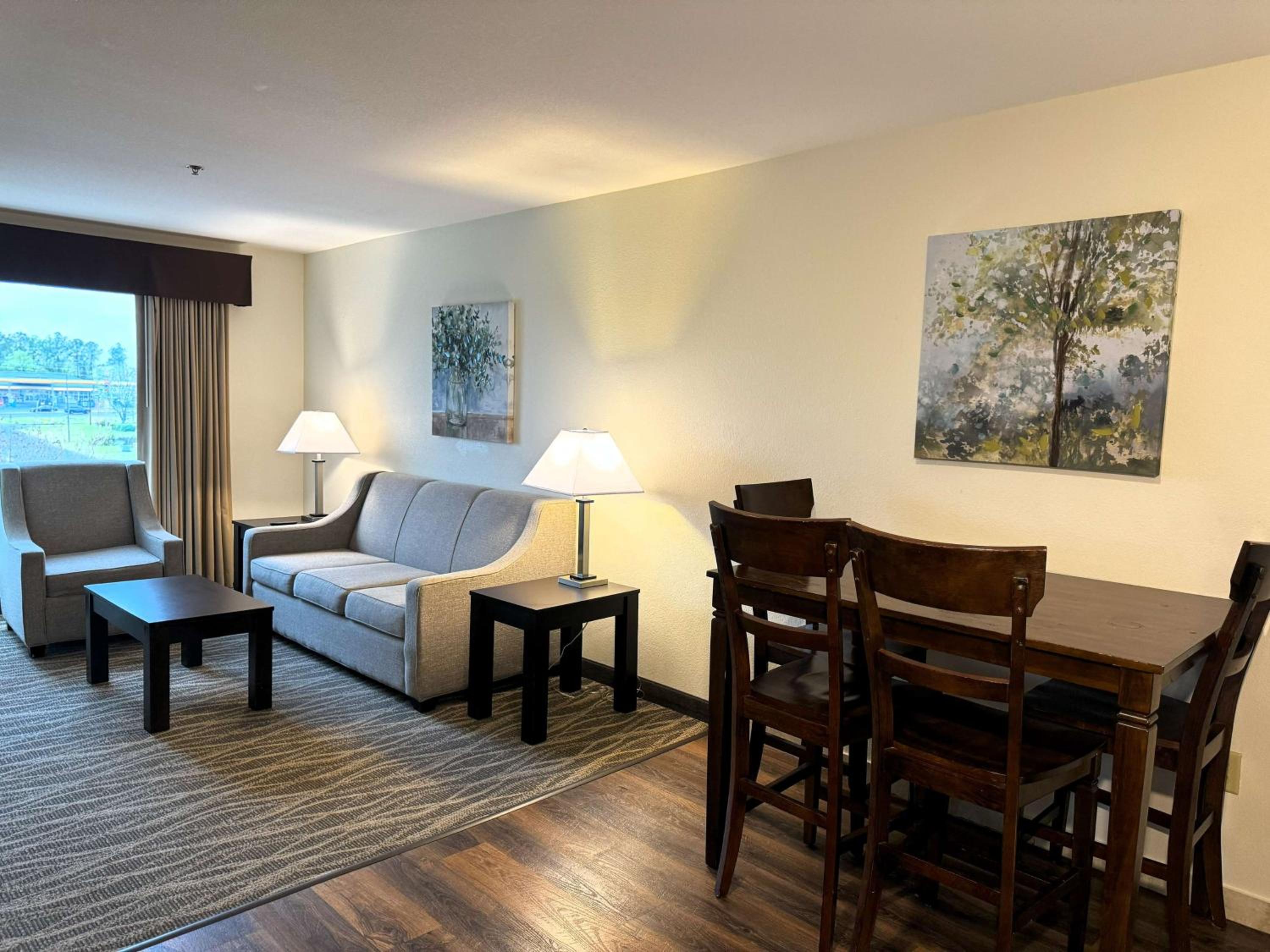 Standard King Room - Photo 6