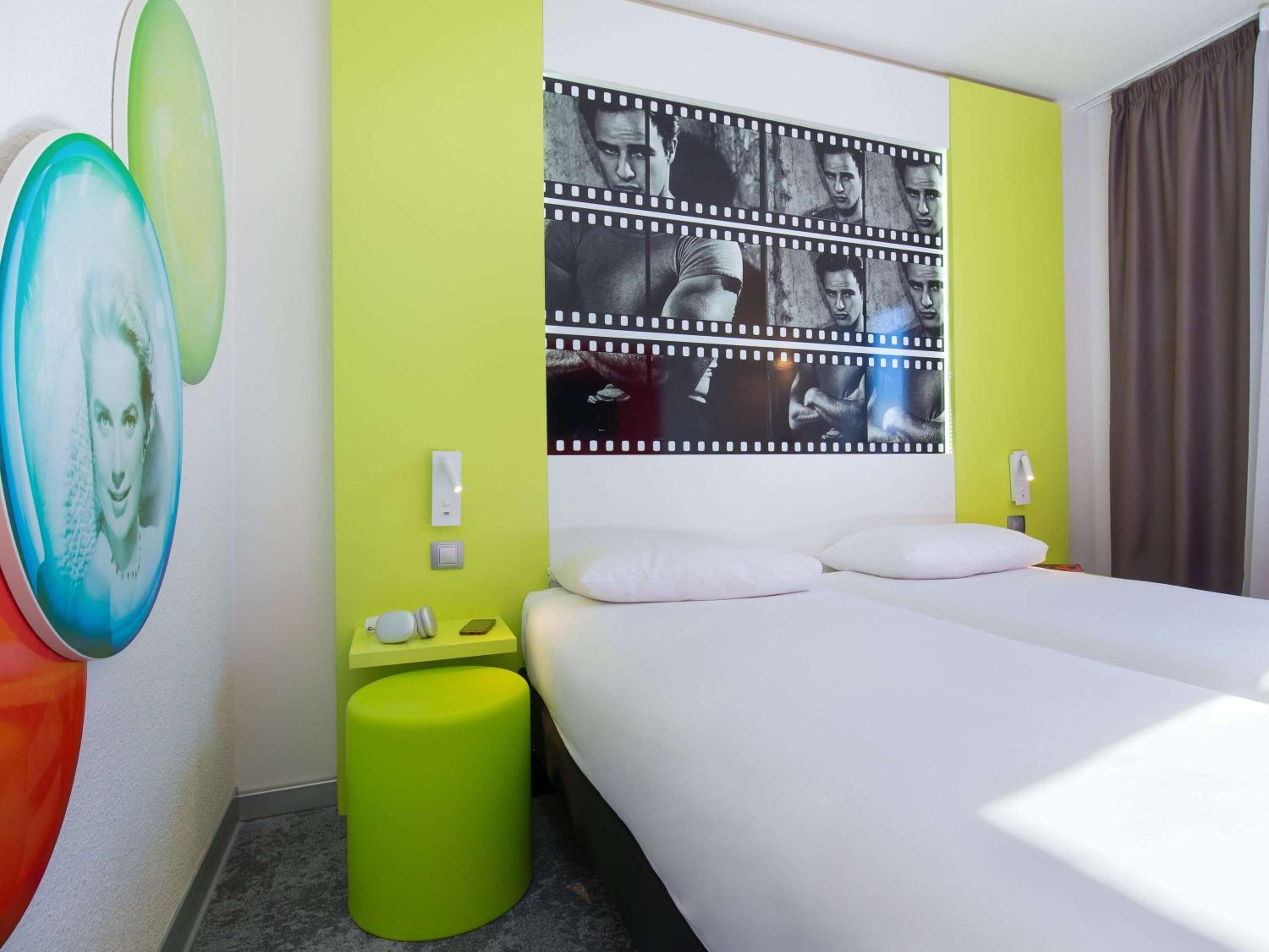 Standard Family Suite with Two Connecting Rooms - Photo 7