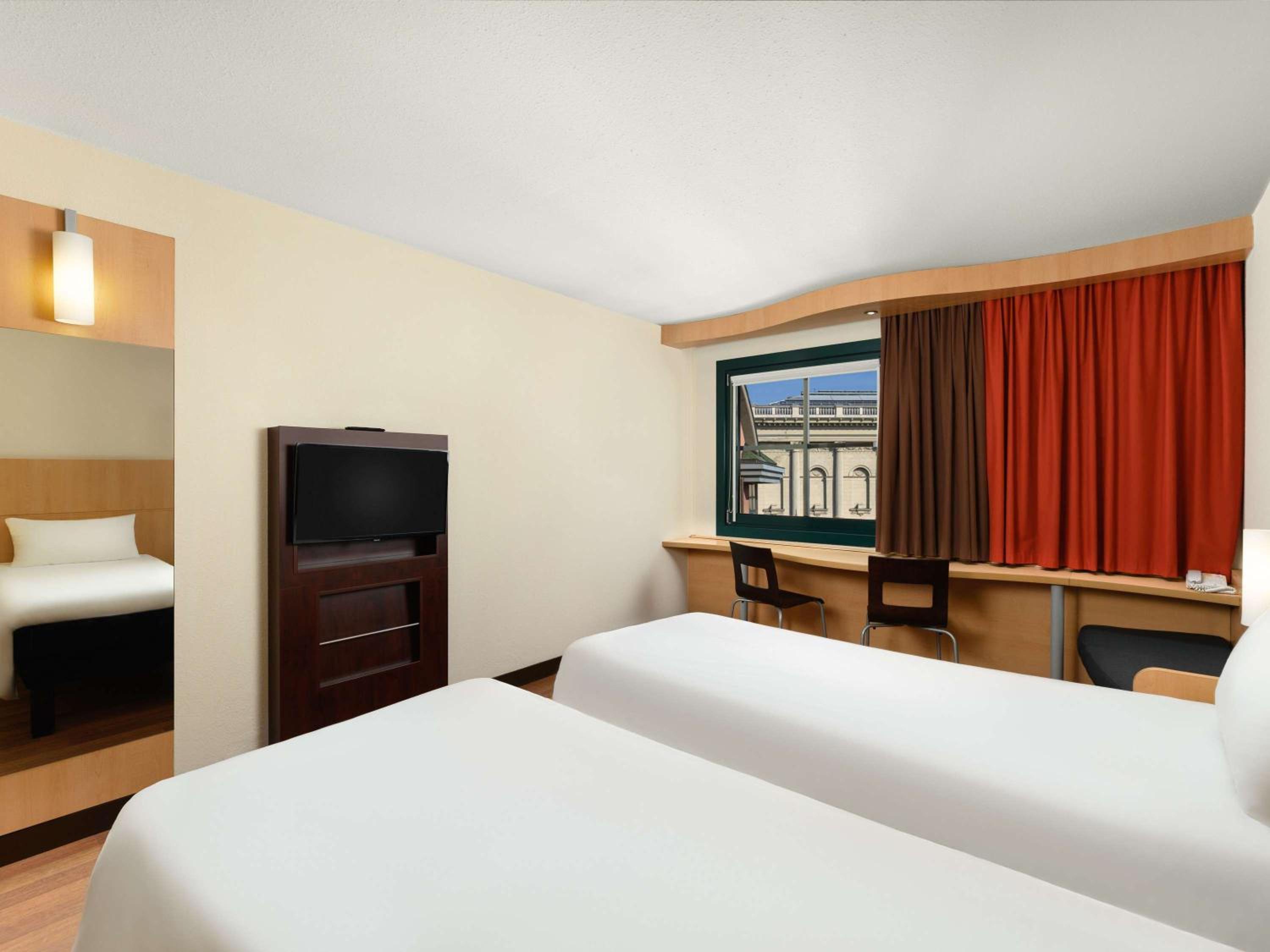 Standard Twin Room - Photo 1
