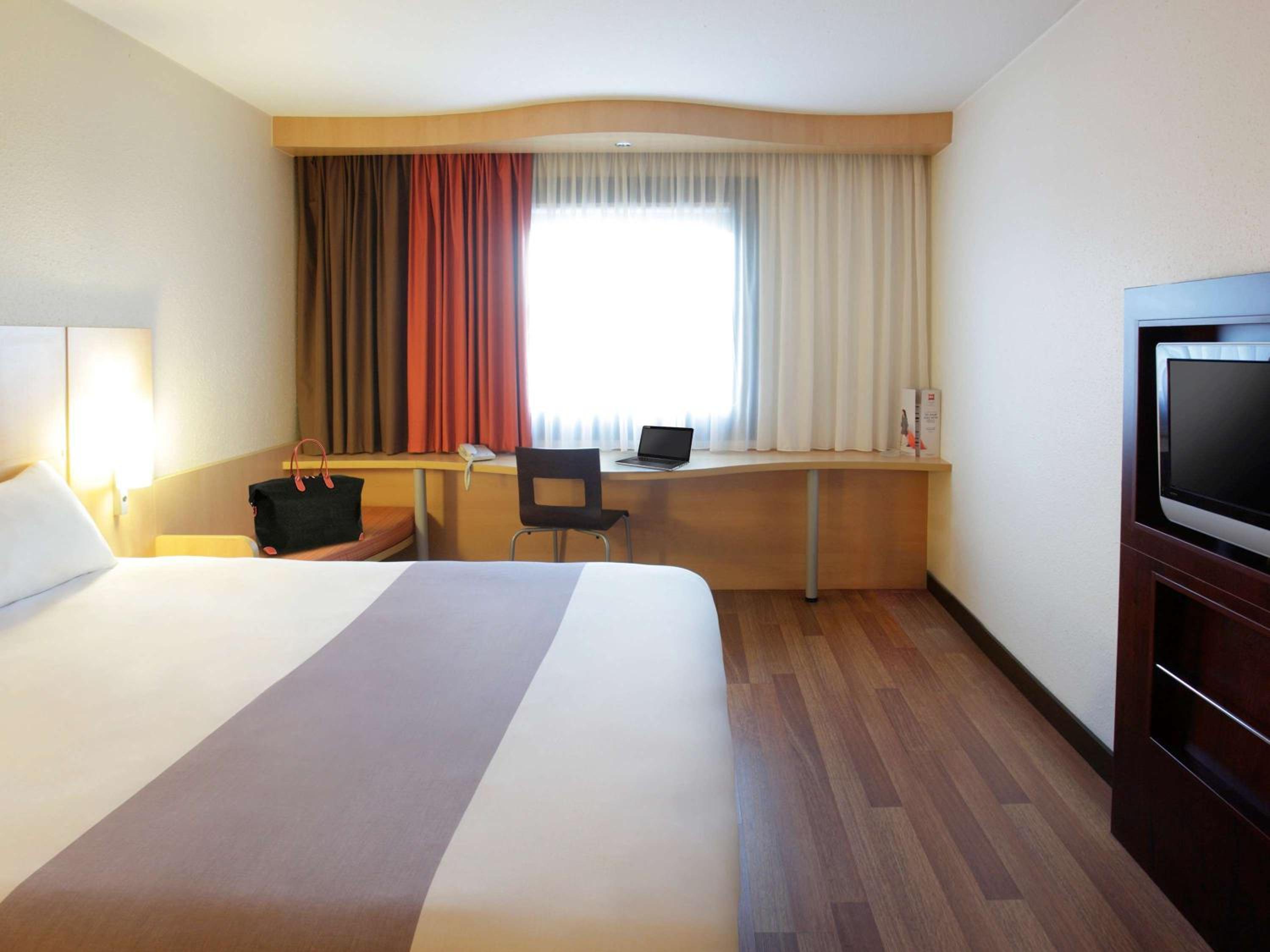 Standard Double Room - Photo 3