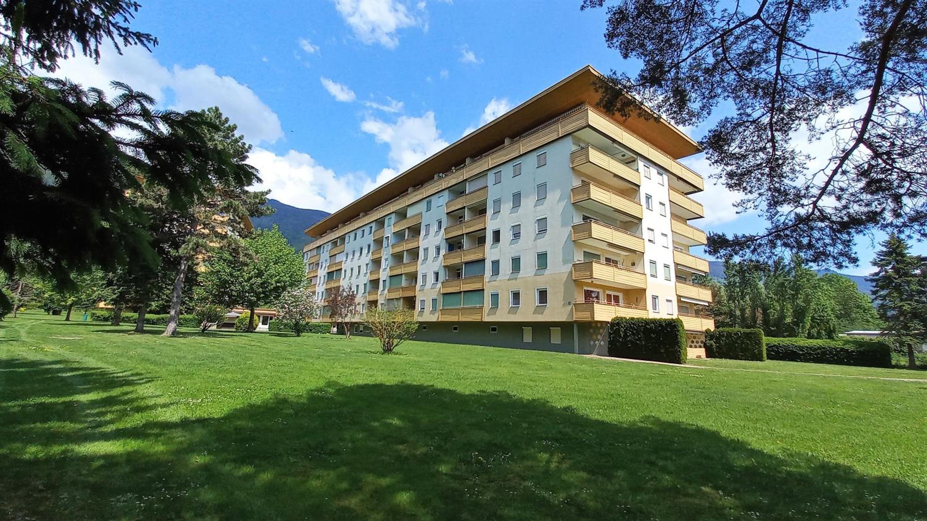 Two-Bedroom Apartment with Balcony photo 3