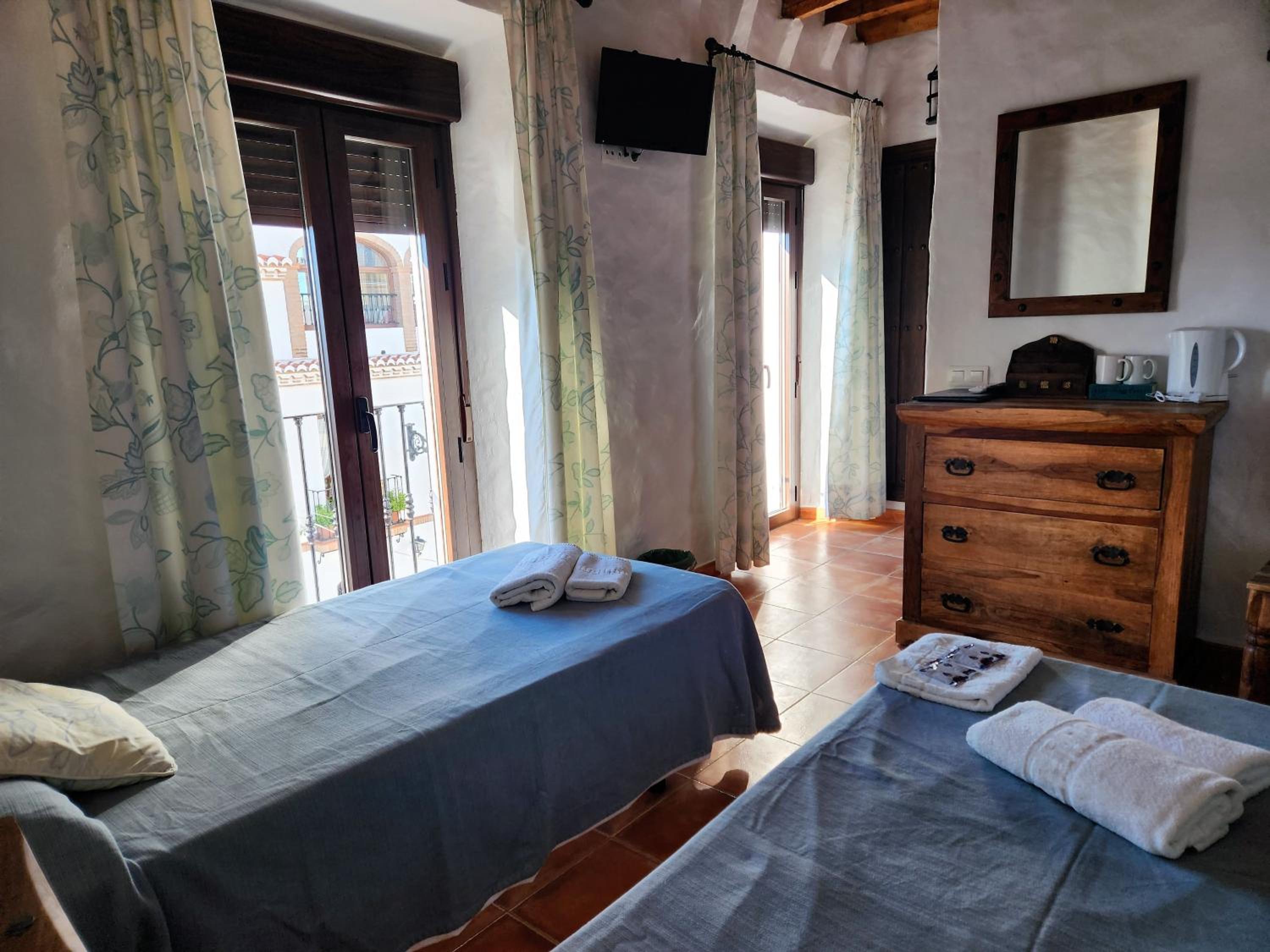 Superior Twin Room - Photo 2