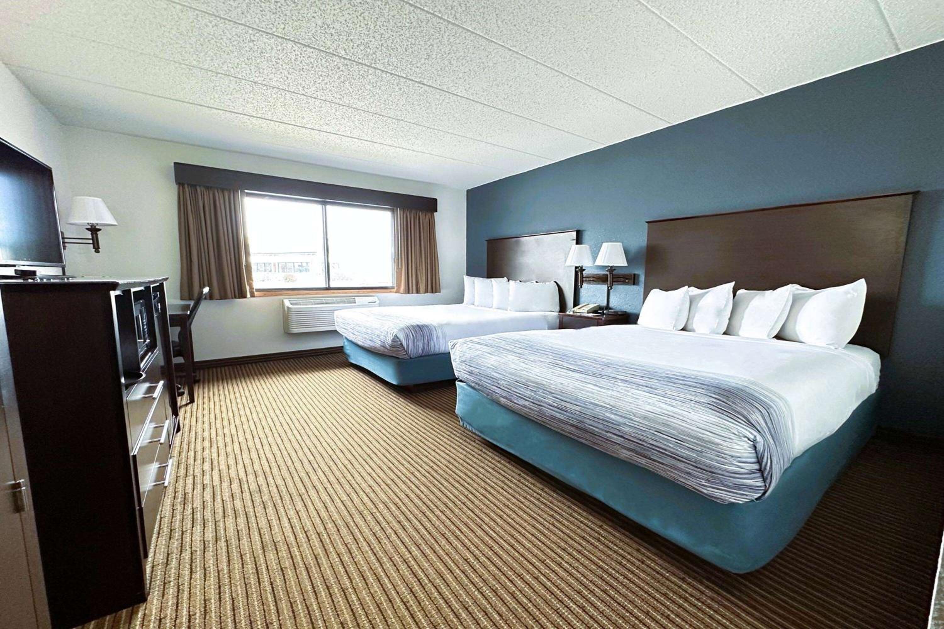 Deluxe Queen Room with Two Queen Beds - Non-Smoking